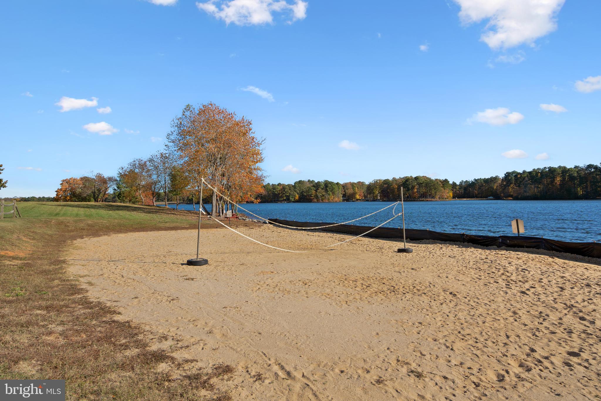 LAKE CAROLINE - Residential