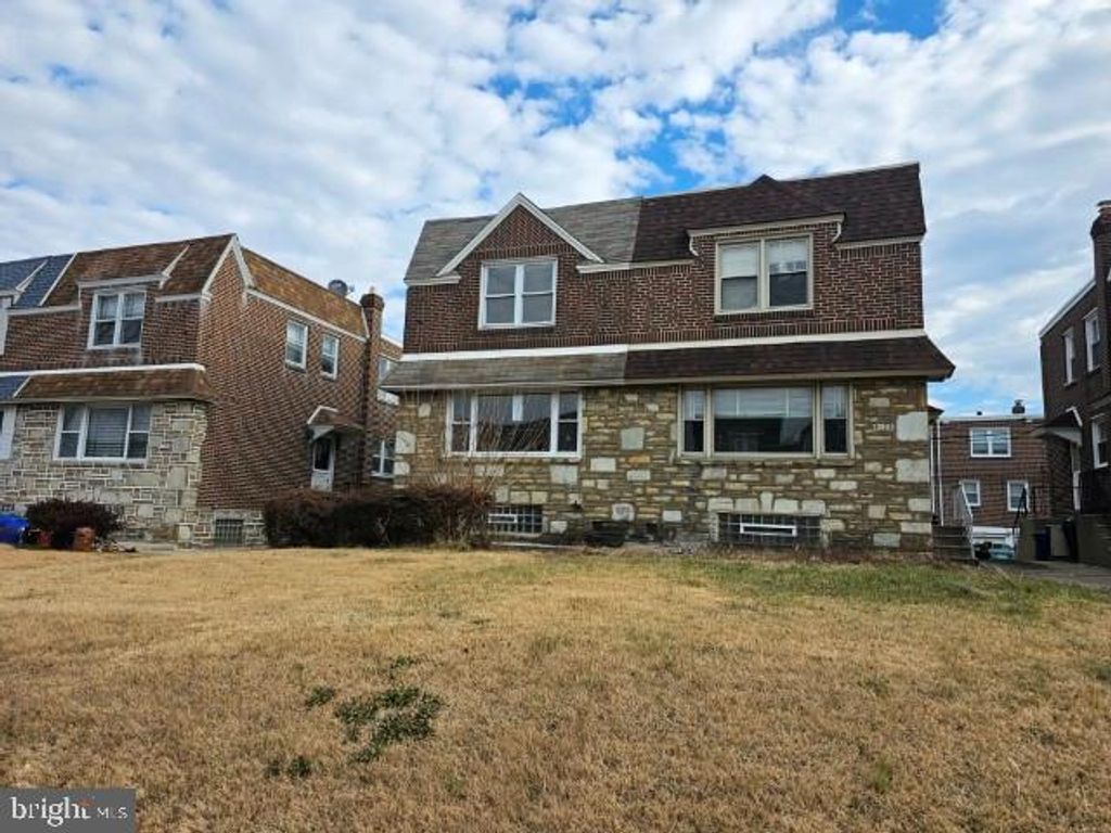 Photo of 8127 Farnsworth Street, PHILADELPHIA, PA 19152 (MLS # PAPH2575798)