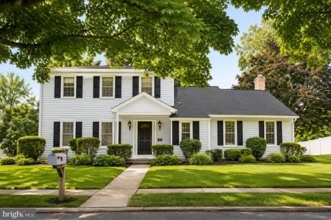 Photo of 5221 Meadowbrook Drive, MECHANICSBURG, PA 17050 (MLS # PACB2055146)