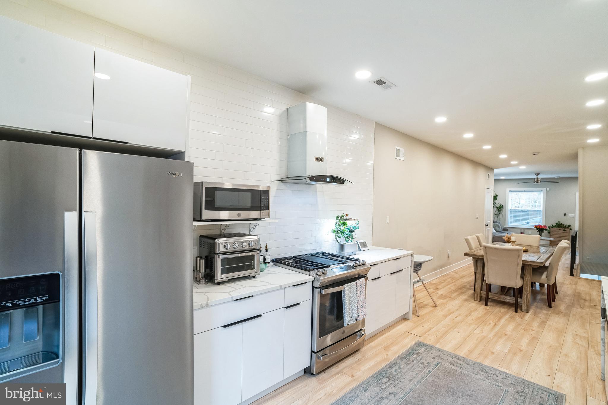 FAIRMOUNT - Residential