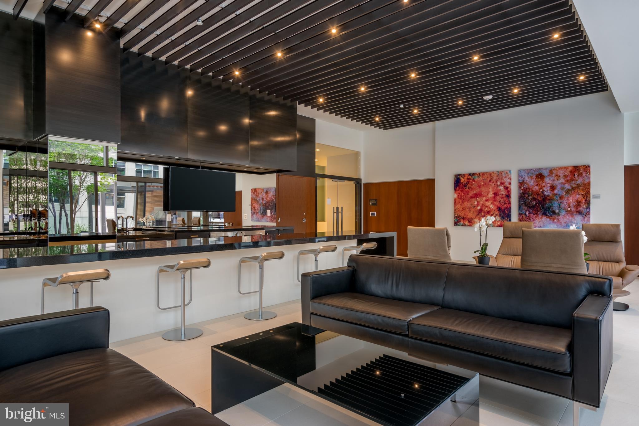 ROSSLYN - Residential Lease