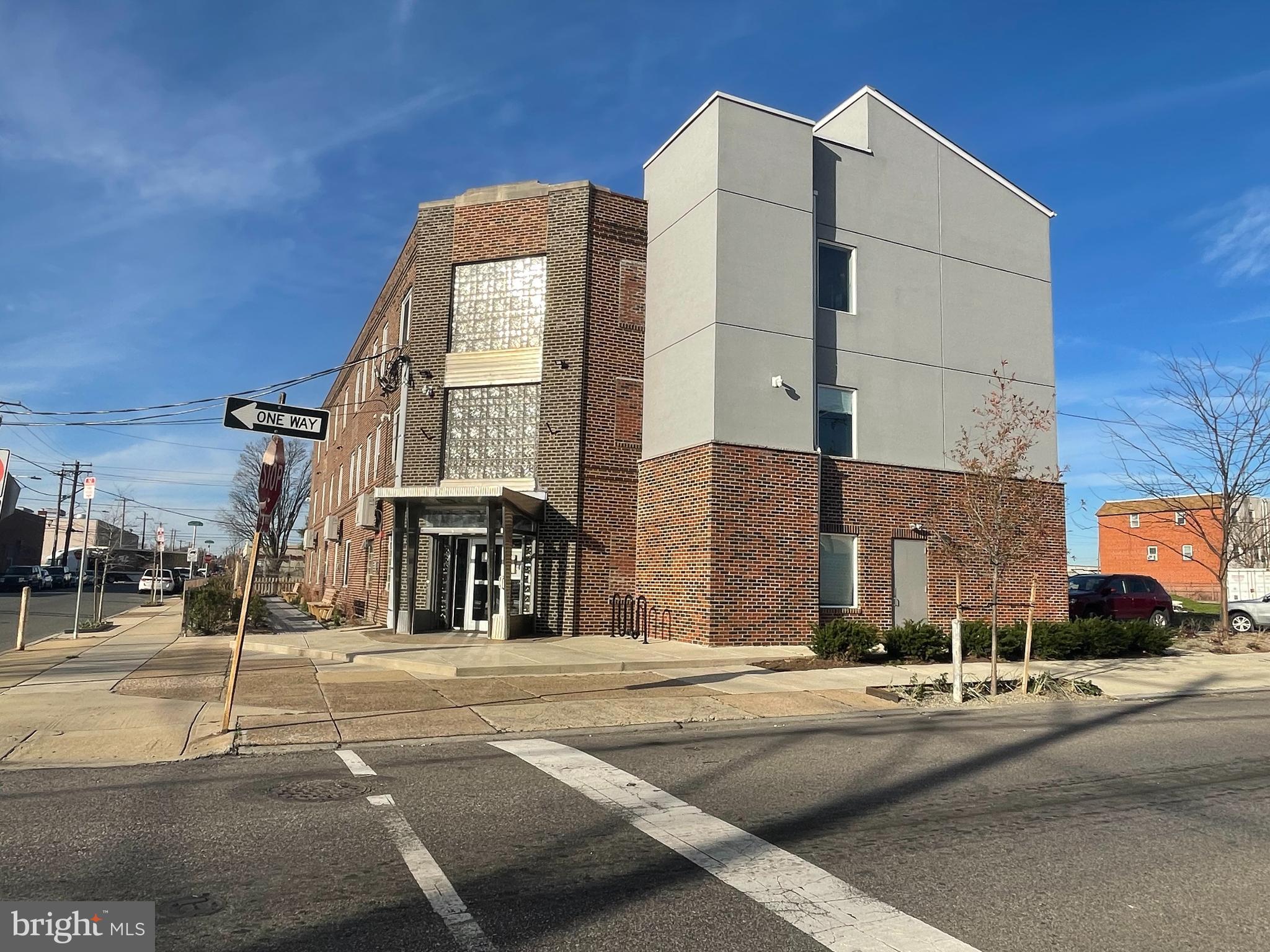 PORT RICHMOND - Residential Lease