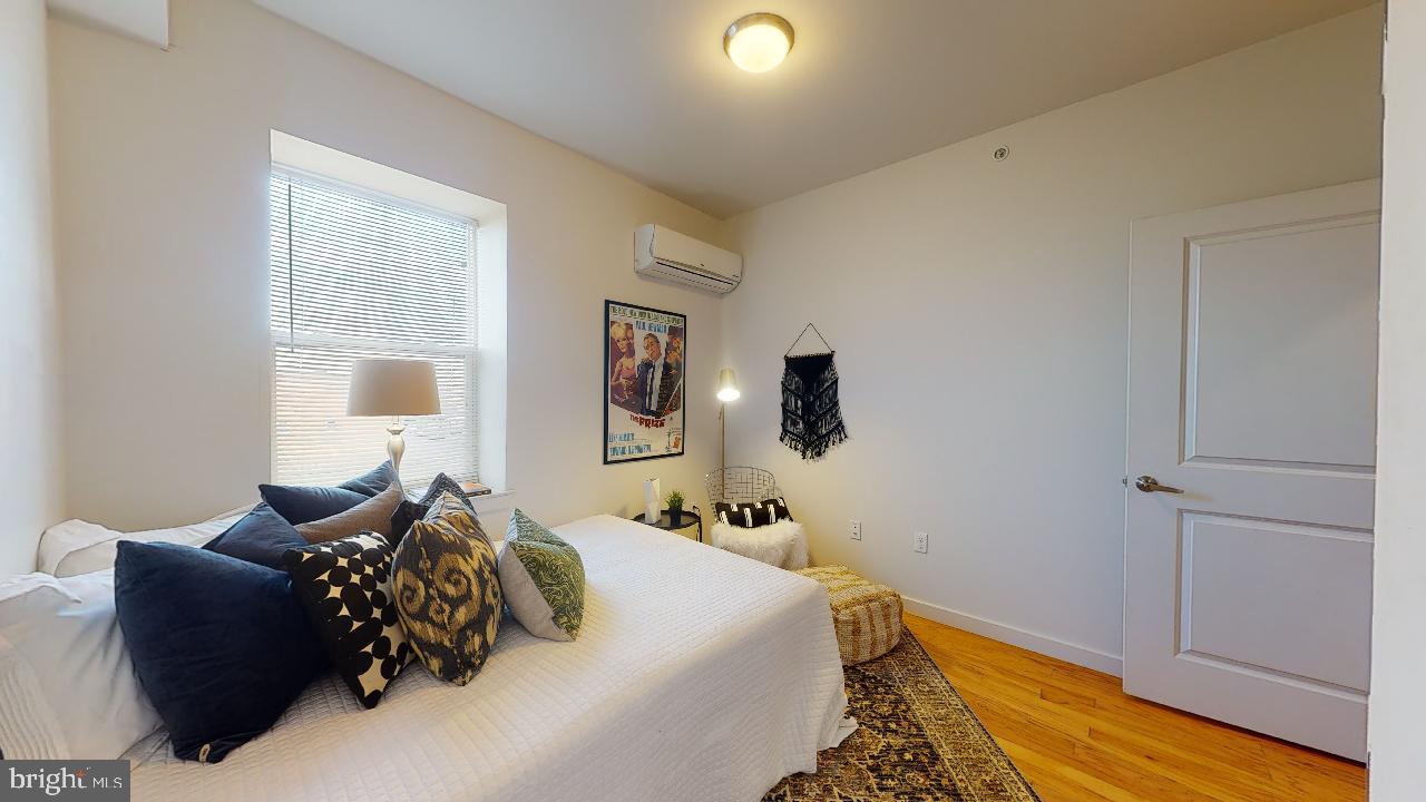 PORT RICHMOND - Residential Lease