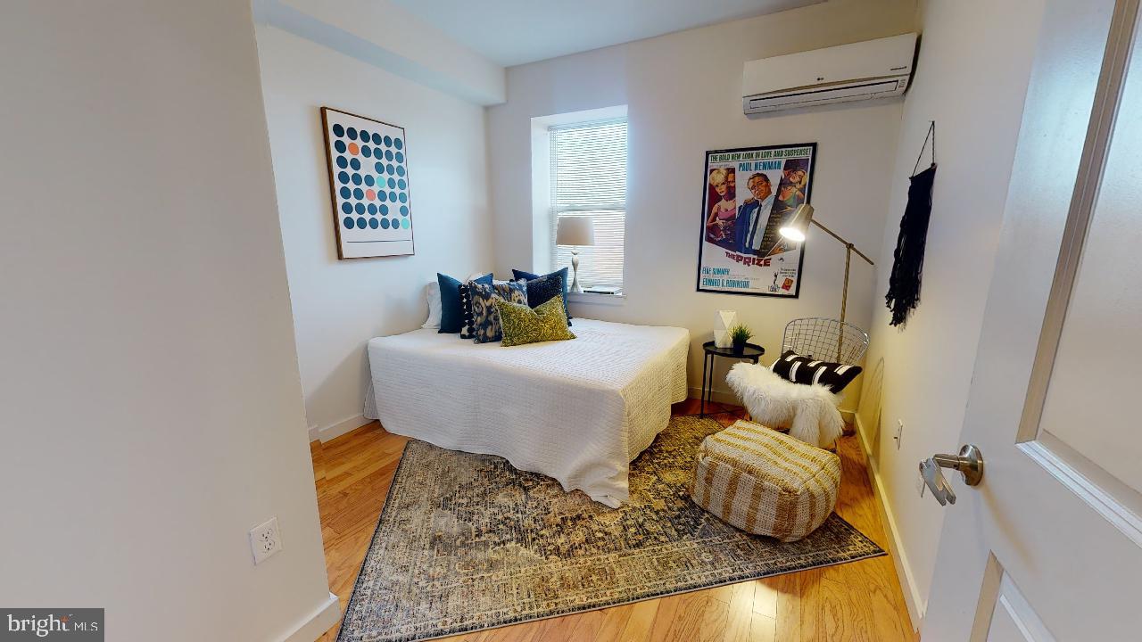 PORT RICHMOND - Residential Lease