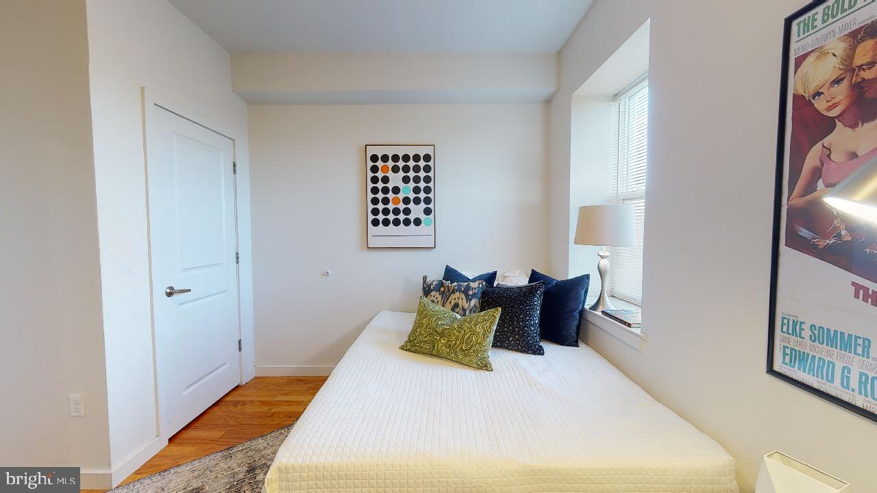 PORT RICHMOND - Residential Lease