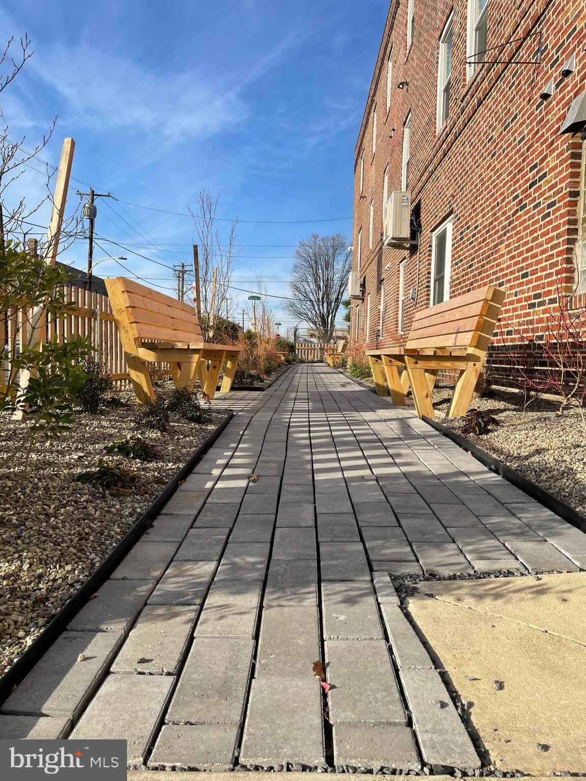 PORT RICHMOND - Residential Lease