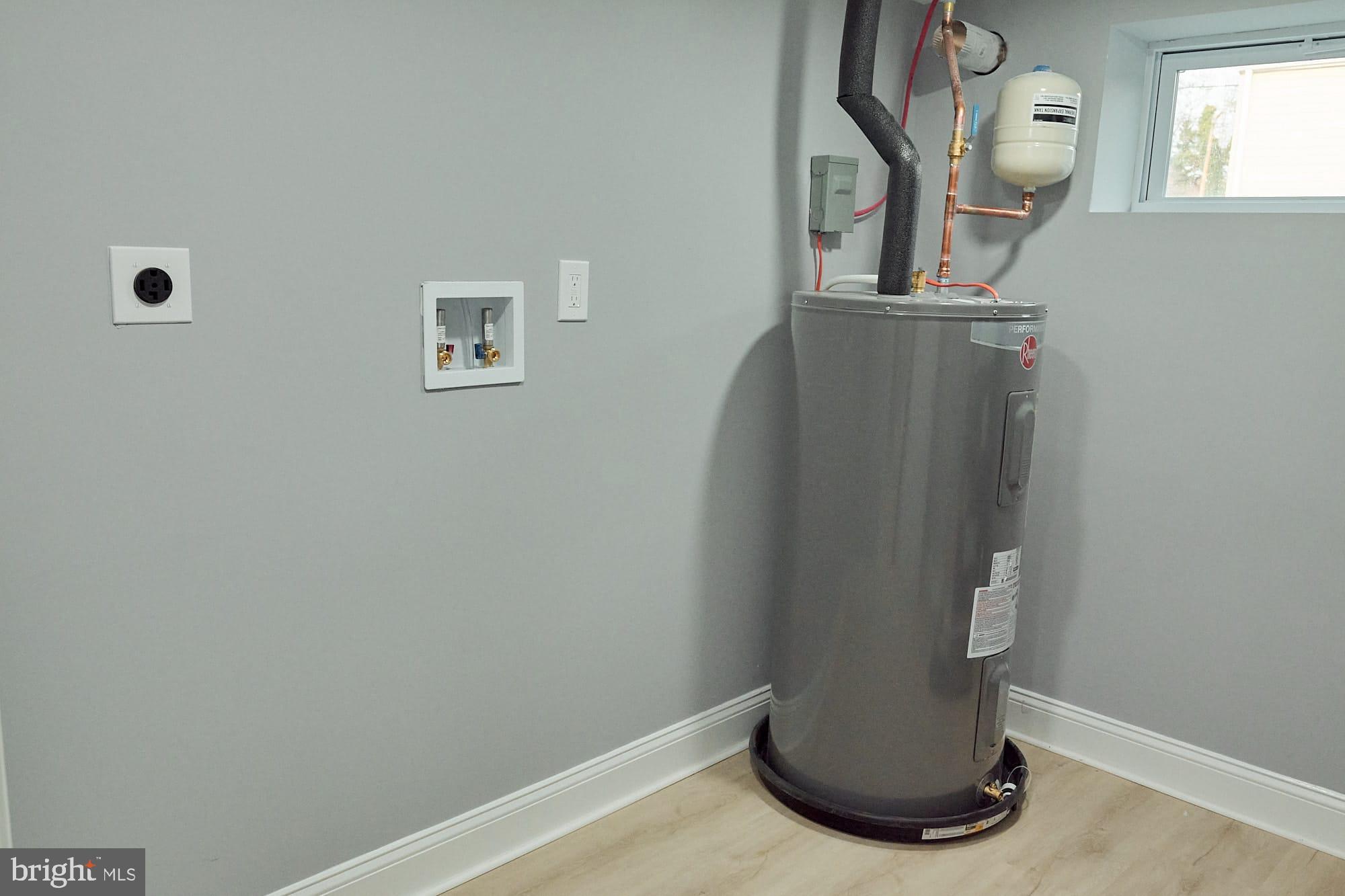 ROLAND TERRACE - Residential