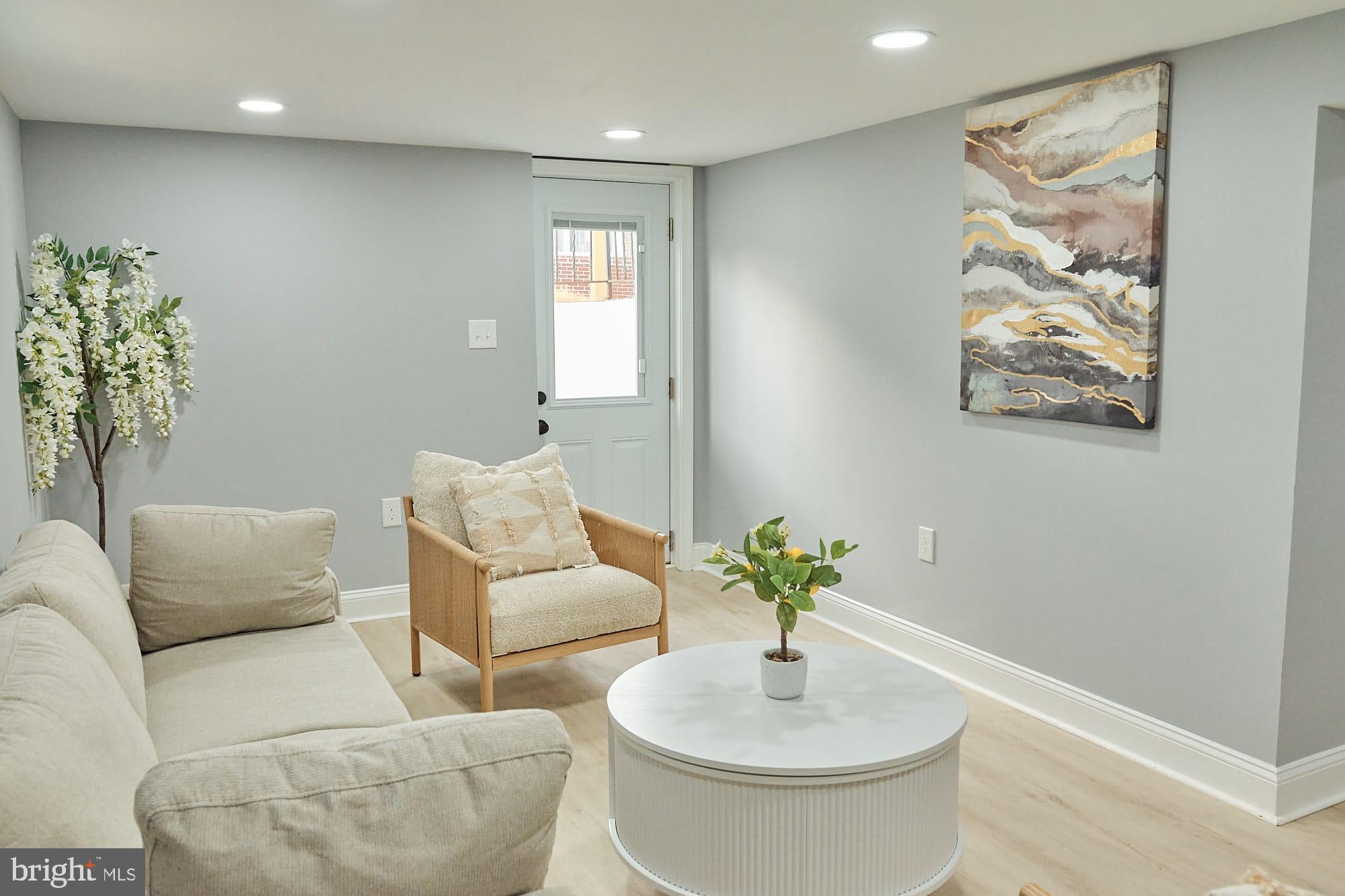 ROLAND TERRACE - Residential