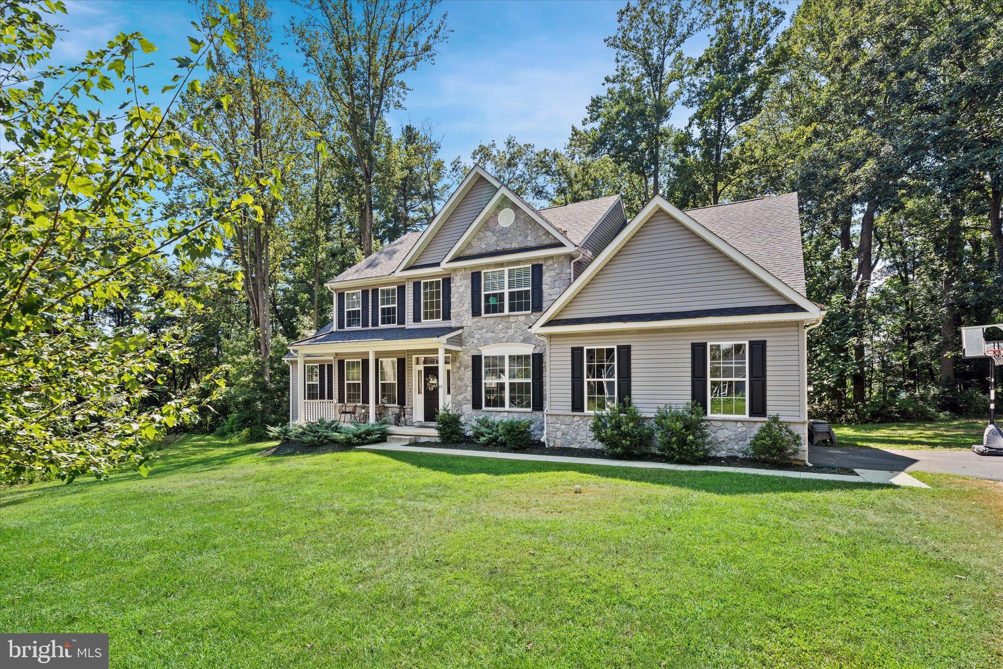 23 PEBBLE LANE