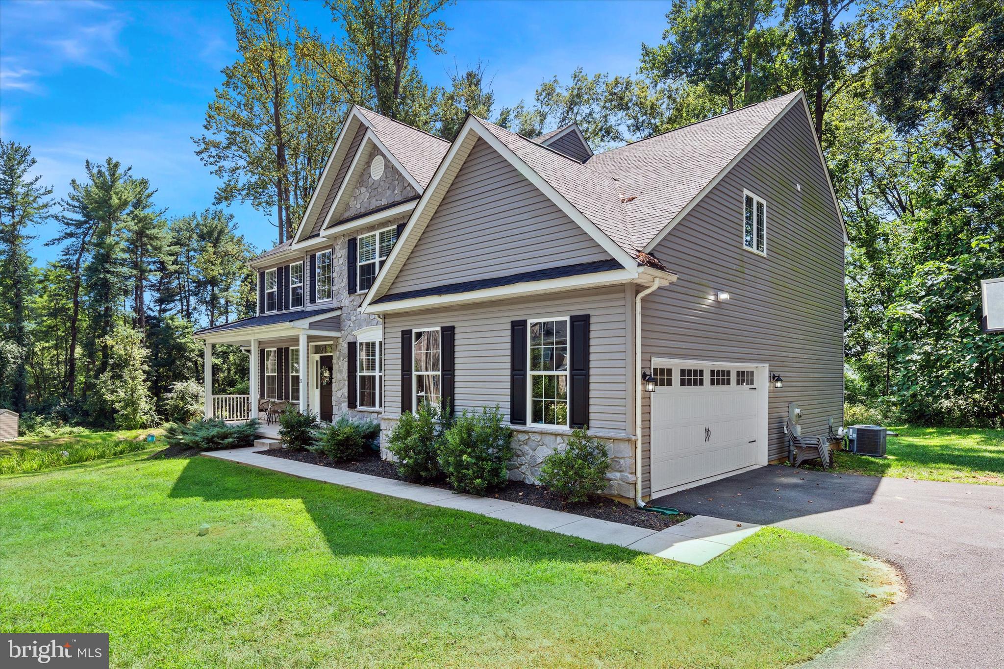 23 PEBBLE LANE