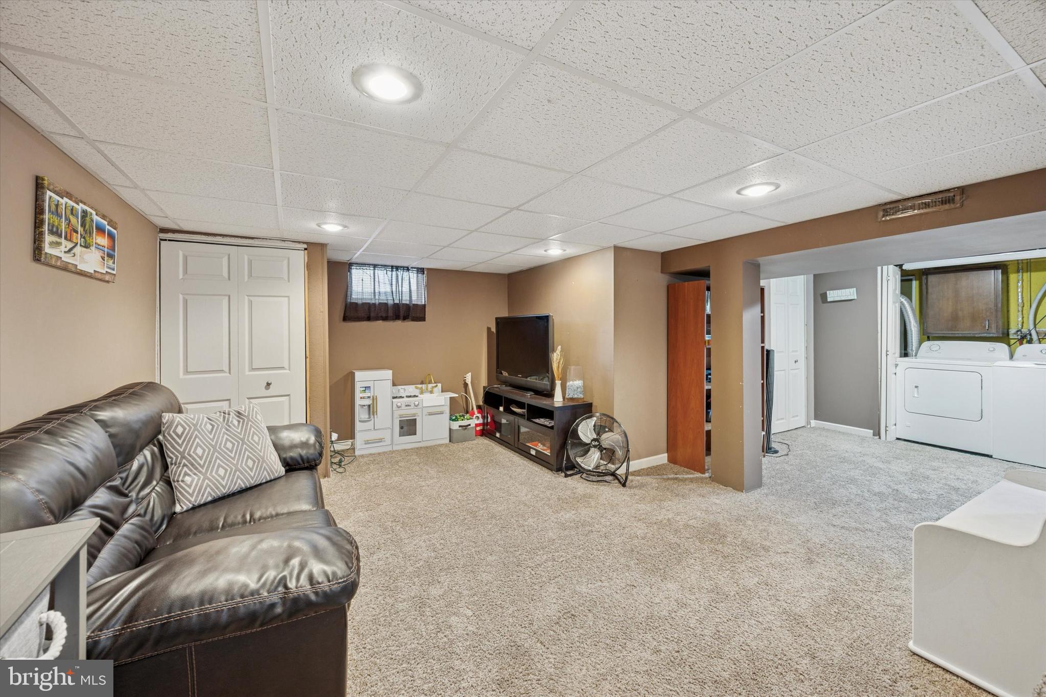 MORELAND MANOR - Residential