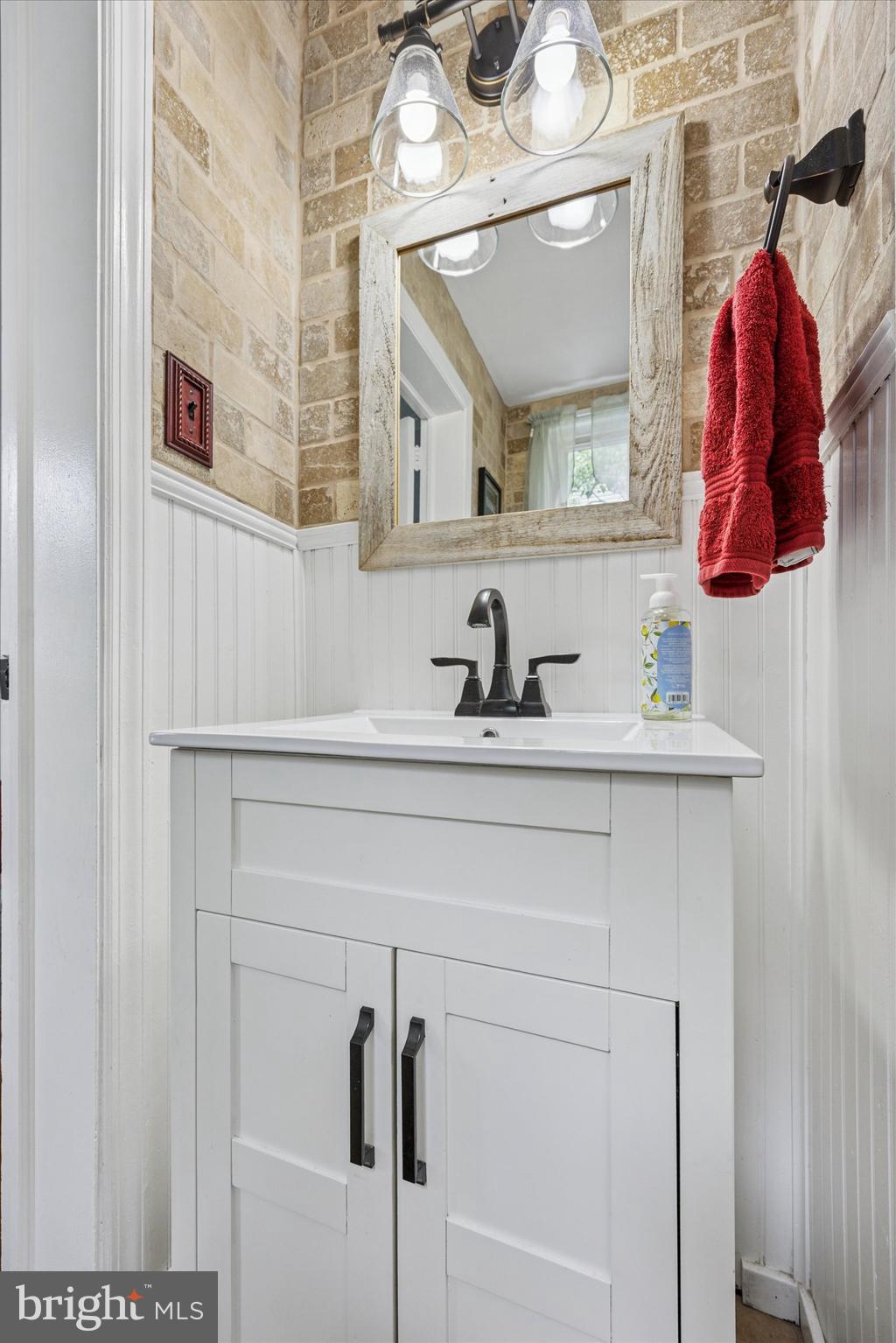 MORELAND MANOR - Residential