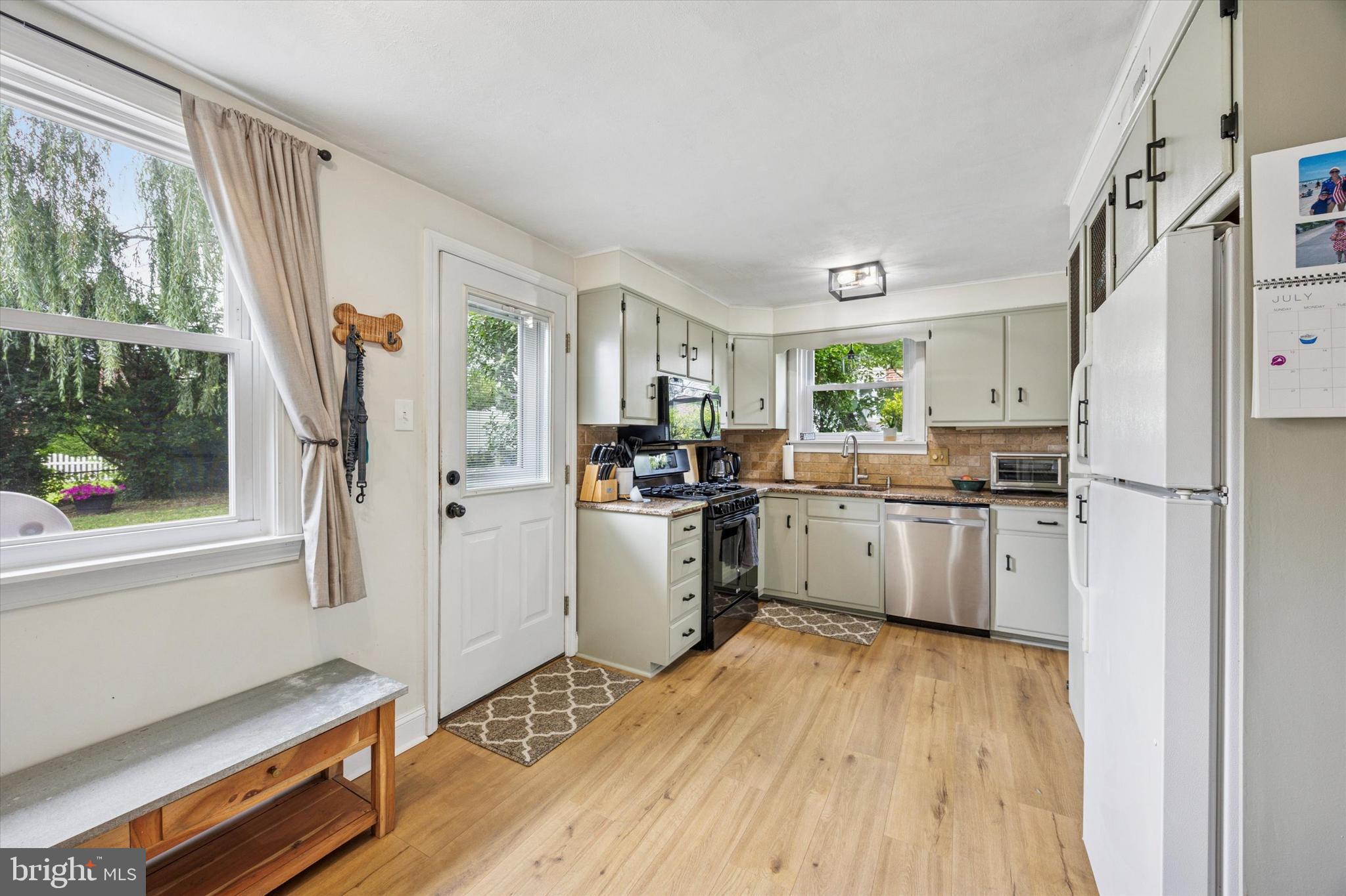 MORELAND MANOR - Residential