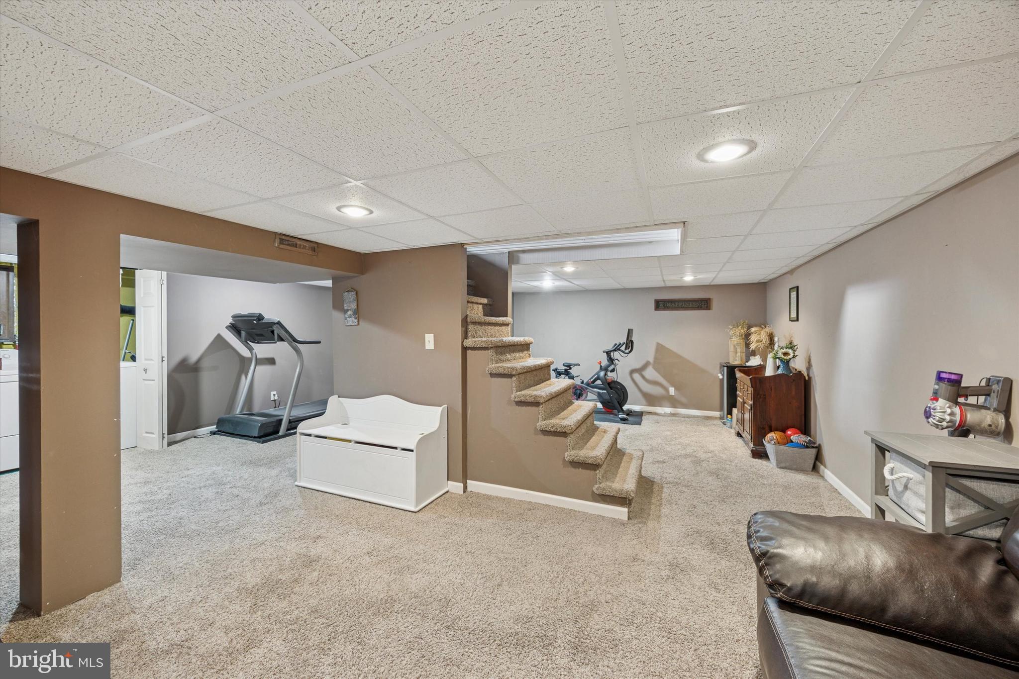 MORELAND MANOR - Residential