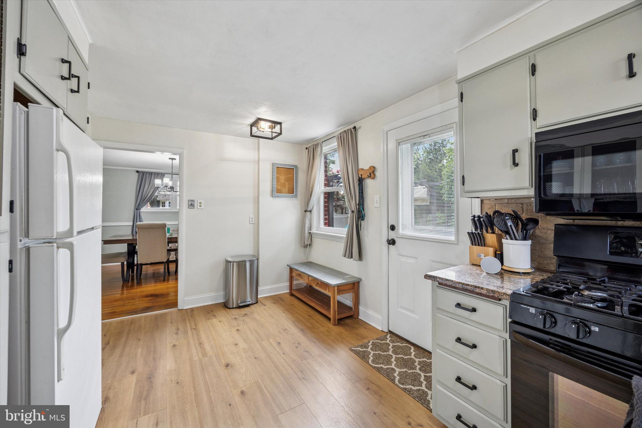 MORELAND MANOR - Residential