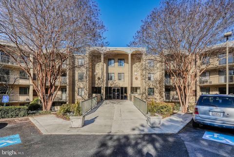 Photo of 7425 Democracy Boulevard #A-201, BETHESDA, MD 20817 (MLS # MDMC2213688)