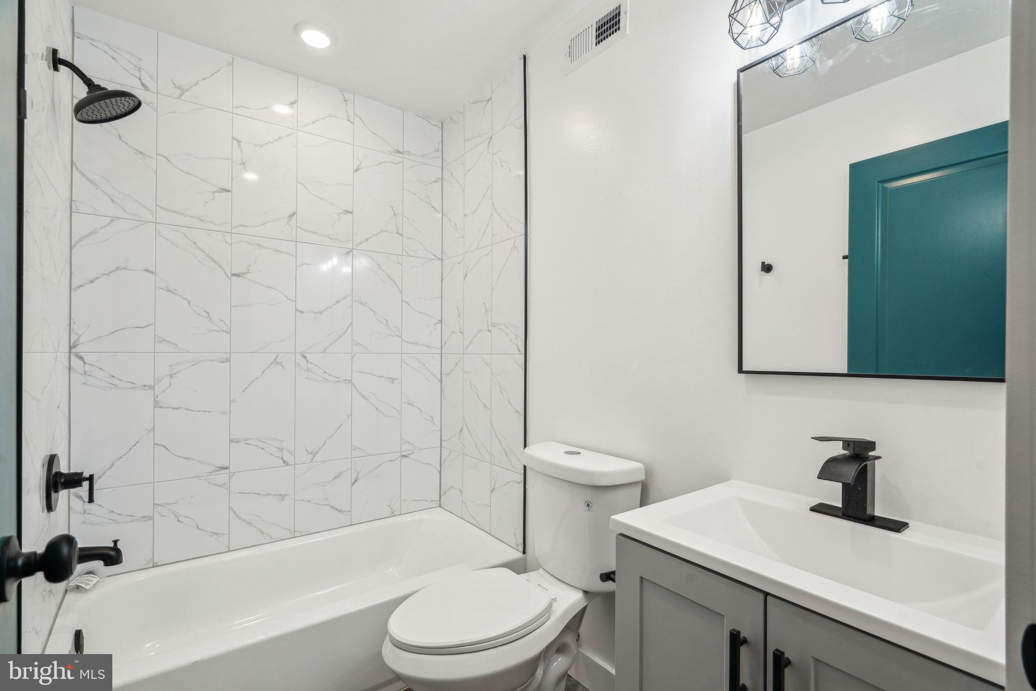 TEMPLE UNIVERSITY - Residential Lease