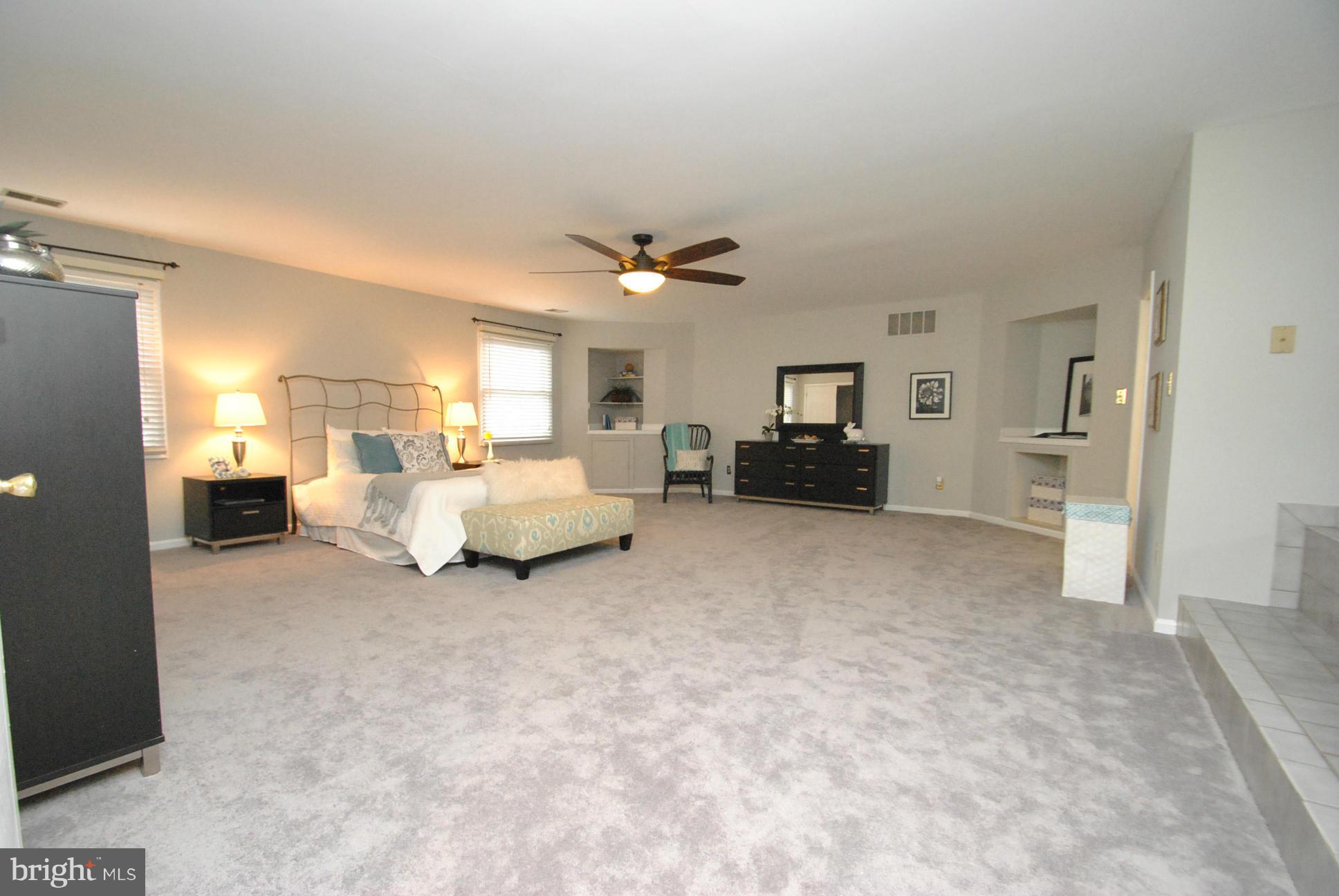 FERNGLEN MANOR - Residential