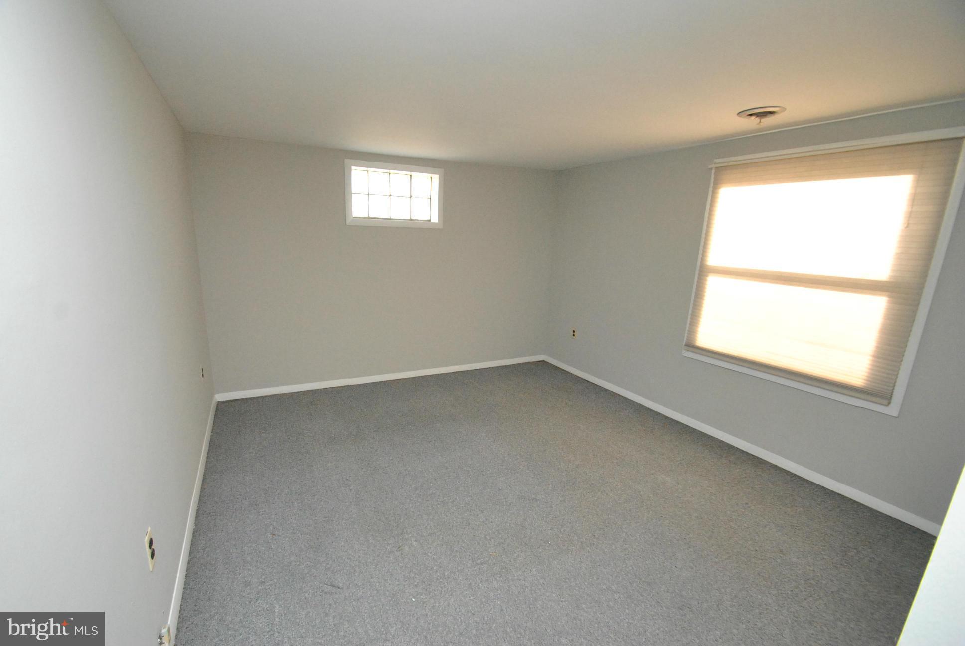 FERNGLEN MANOR - Residential