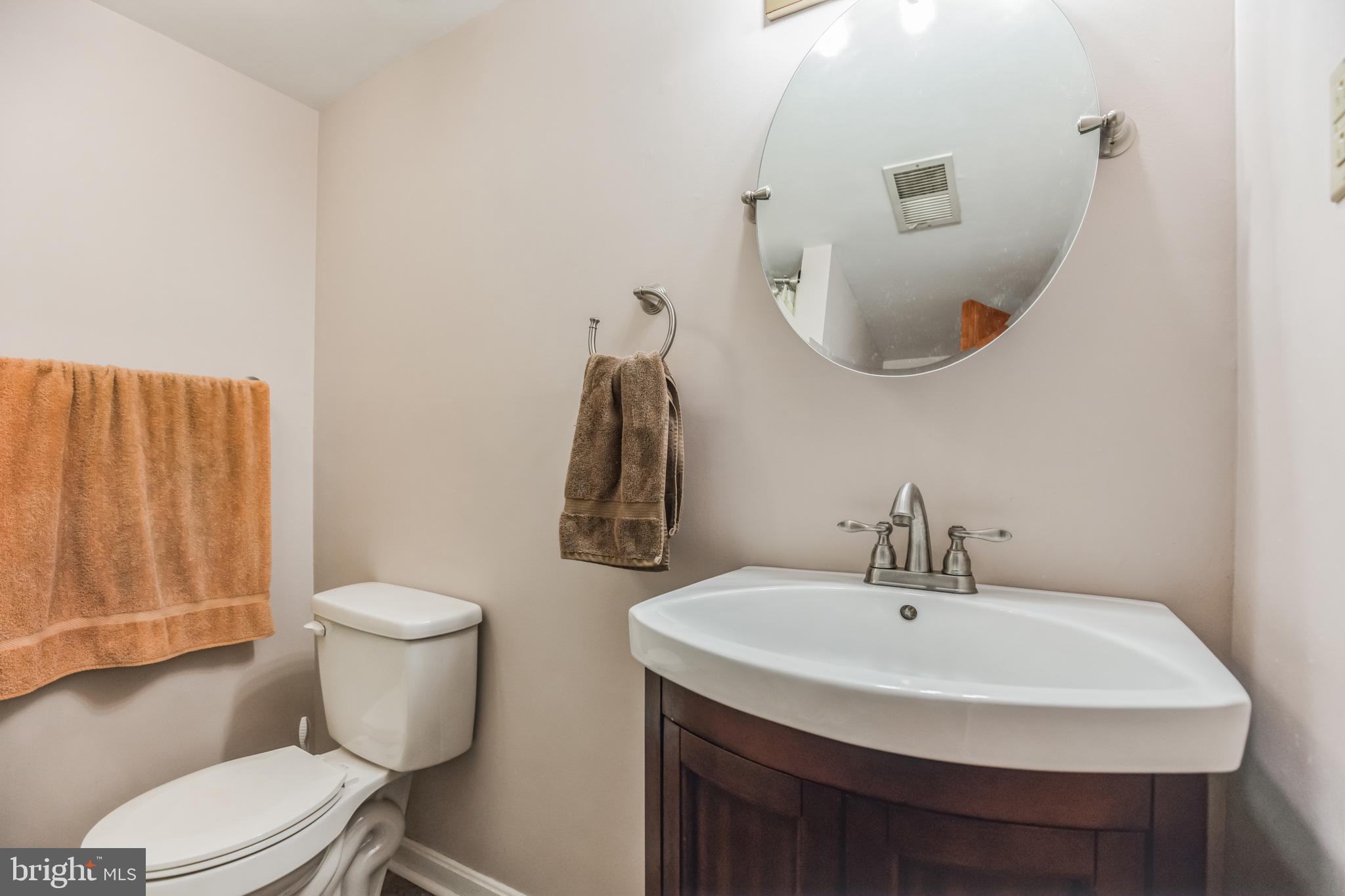 COUNTRY LAKES - Residential