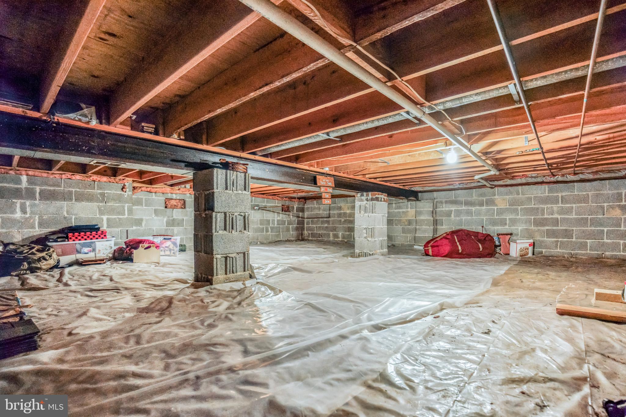 COUNTRY LAKES - Residential