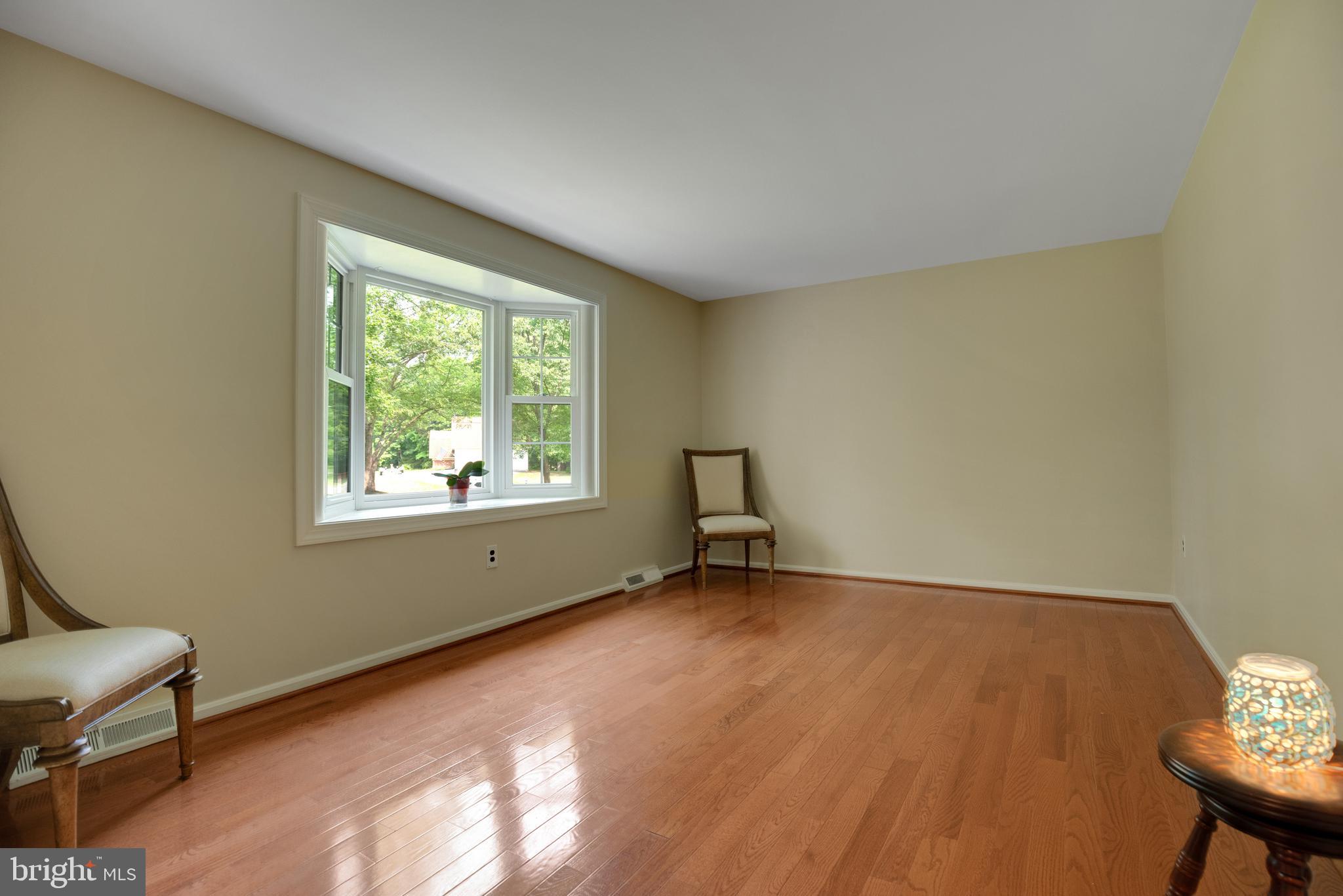 COUNTRY LAKES - Residential