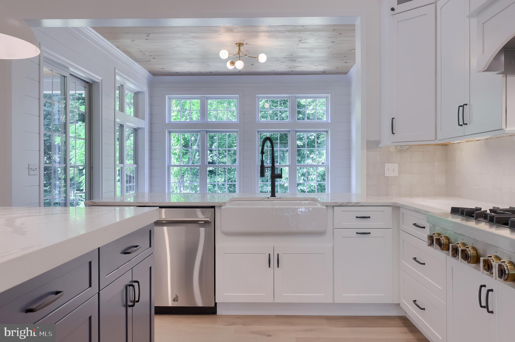 STONEHENGE ESTATES - Residential