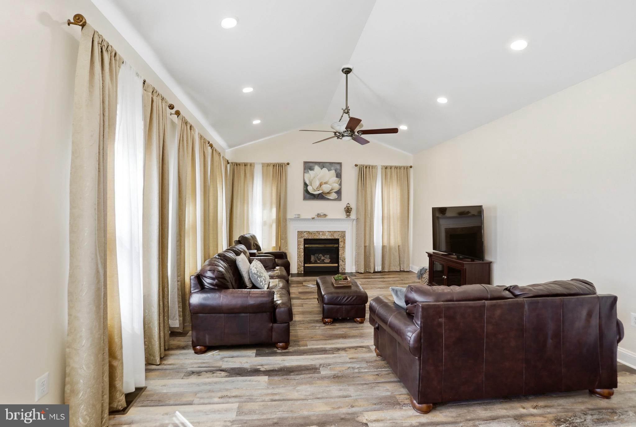 HAWTHORNE - Residential