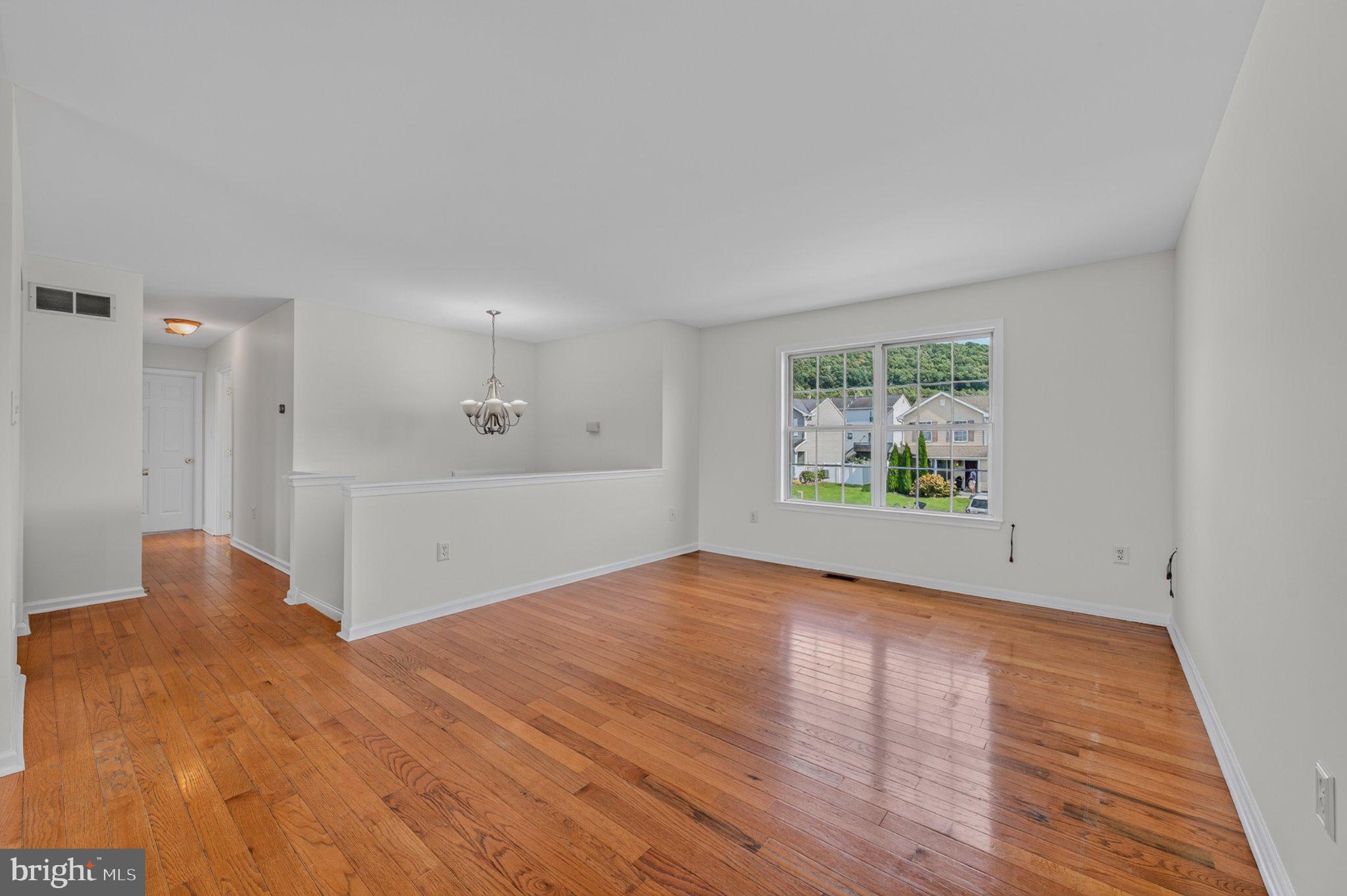1000 JEAN AVENUE