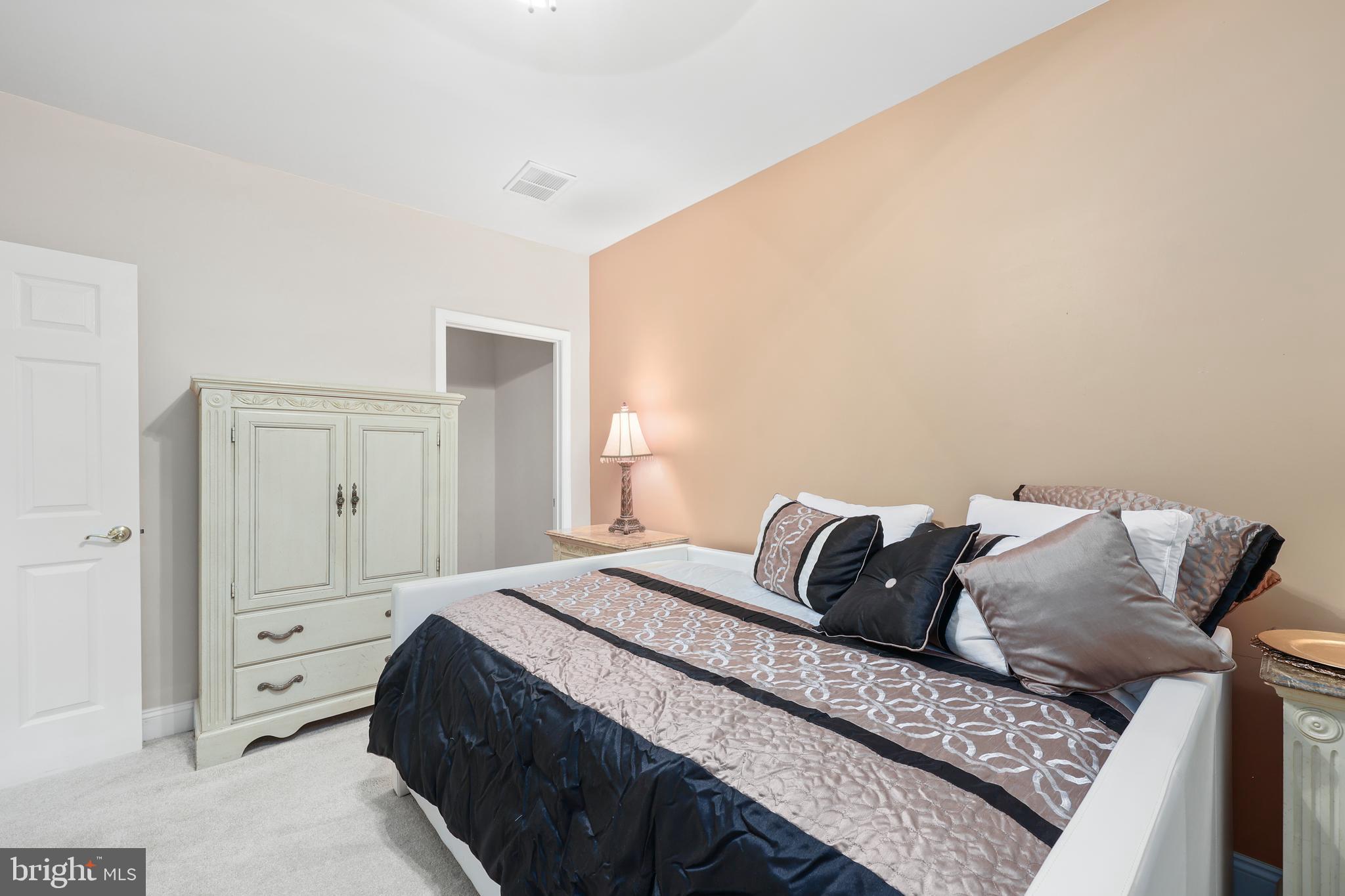 WHITE OAKS ESTATES - Residential