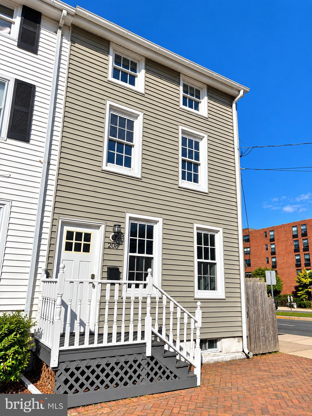 208 ST MARY STREET