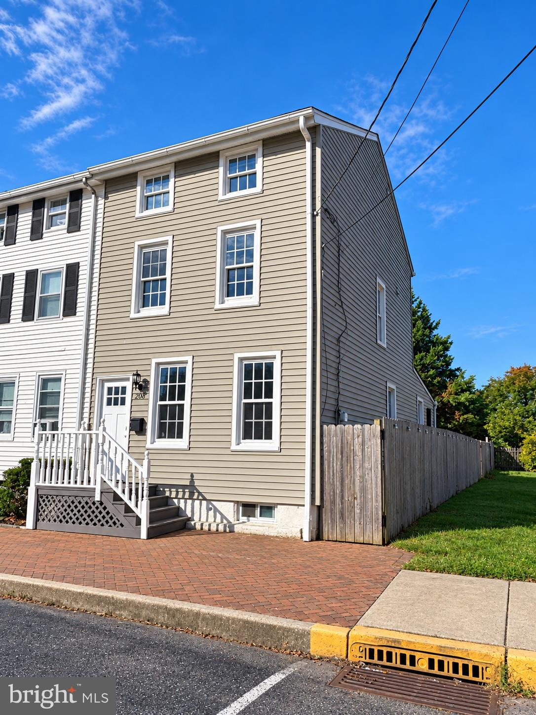 208 ST MARY STREET
