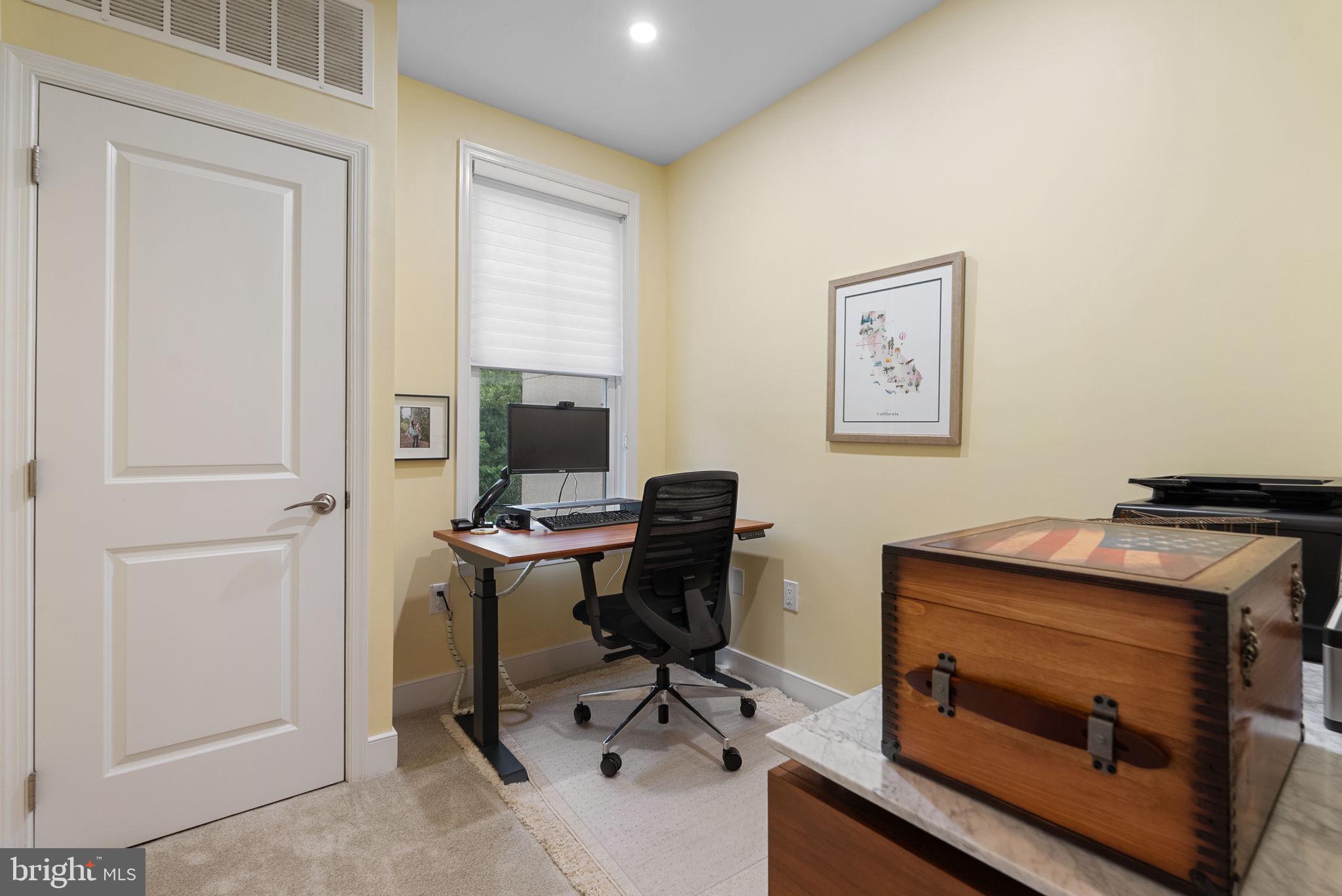 COURTHOUSE - Residential Lease