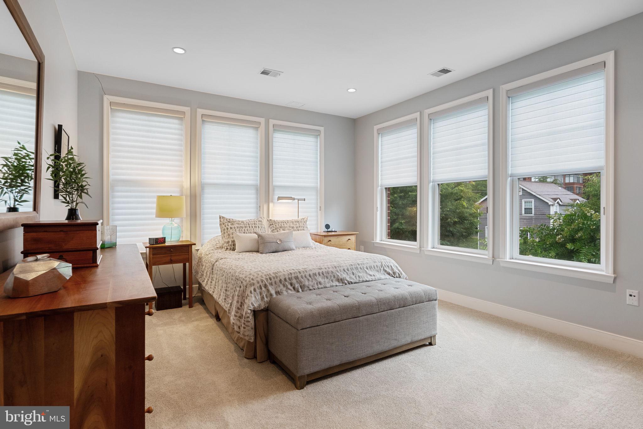 COURTHOUSE - Residential Lease