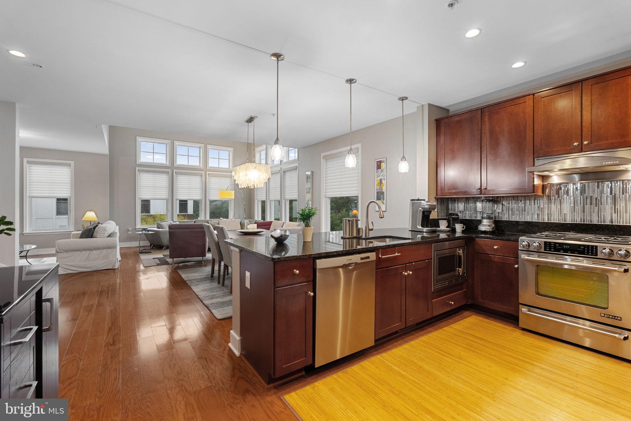 COURTHOUSE - Residential Lease