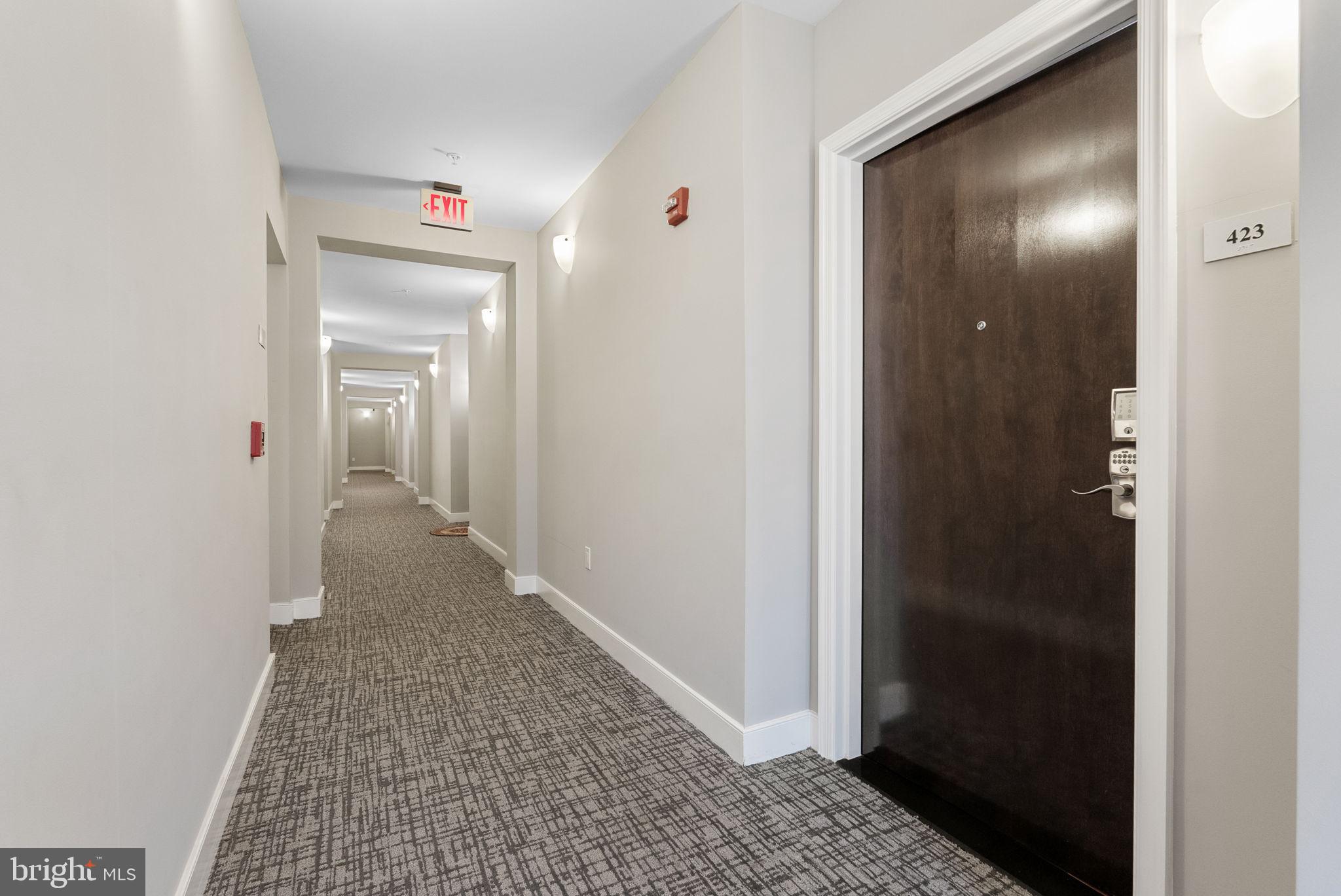 1418 N RHODES STREET B423