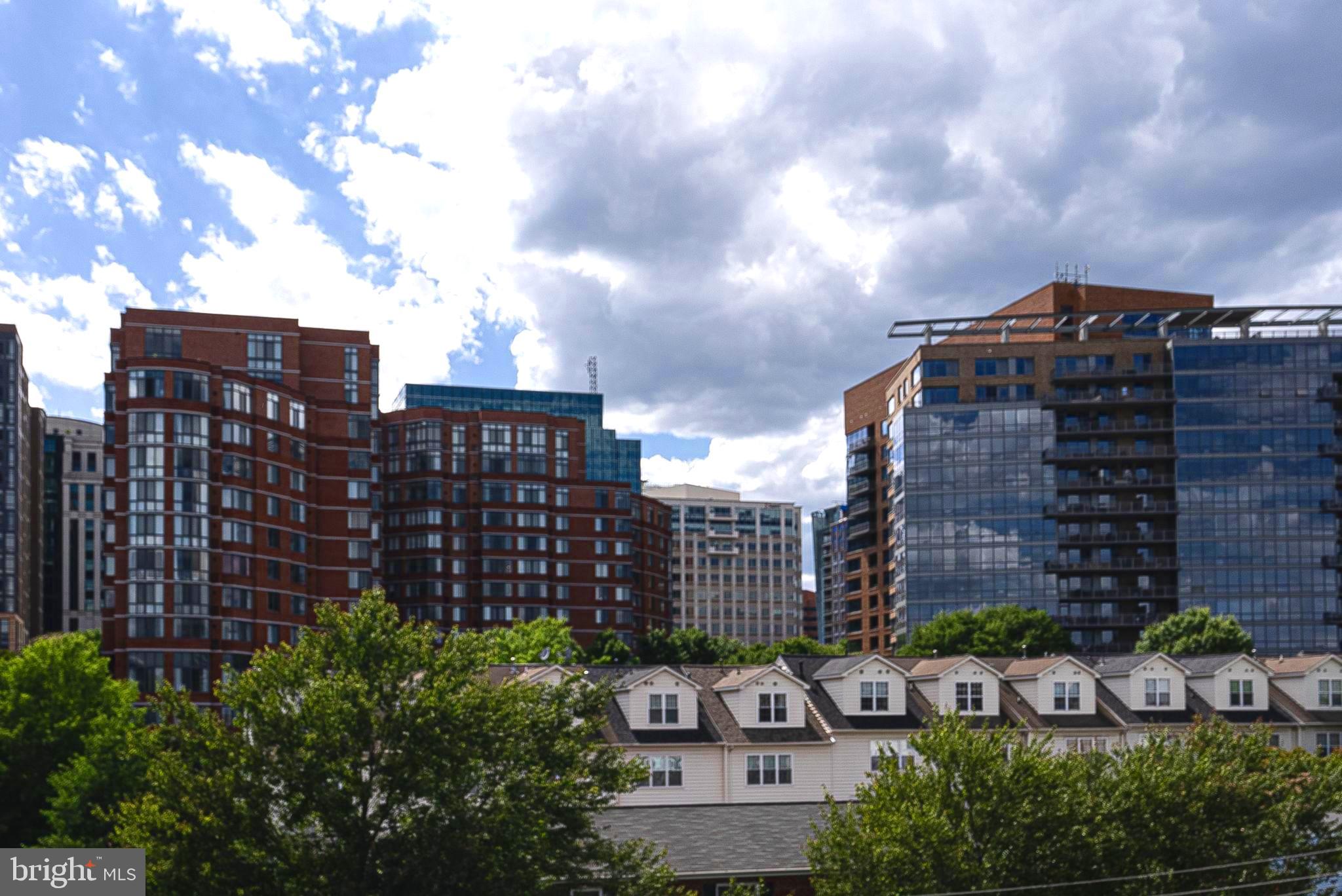 COURTHOUSE - Residential Lease