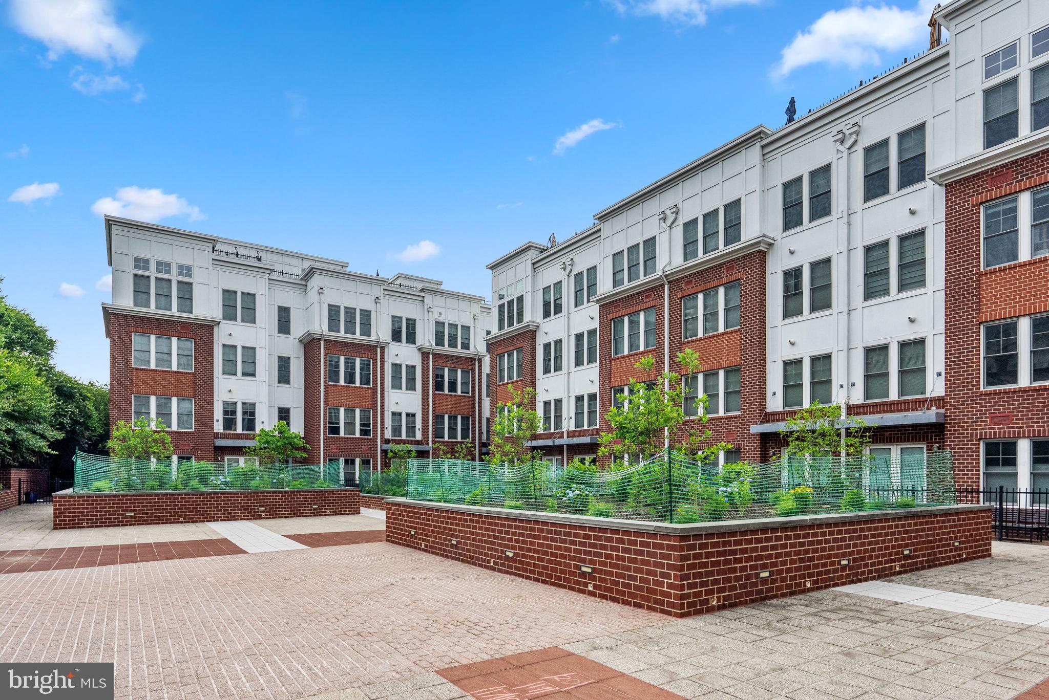 COURTHOUSE - Residential Lease