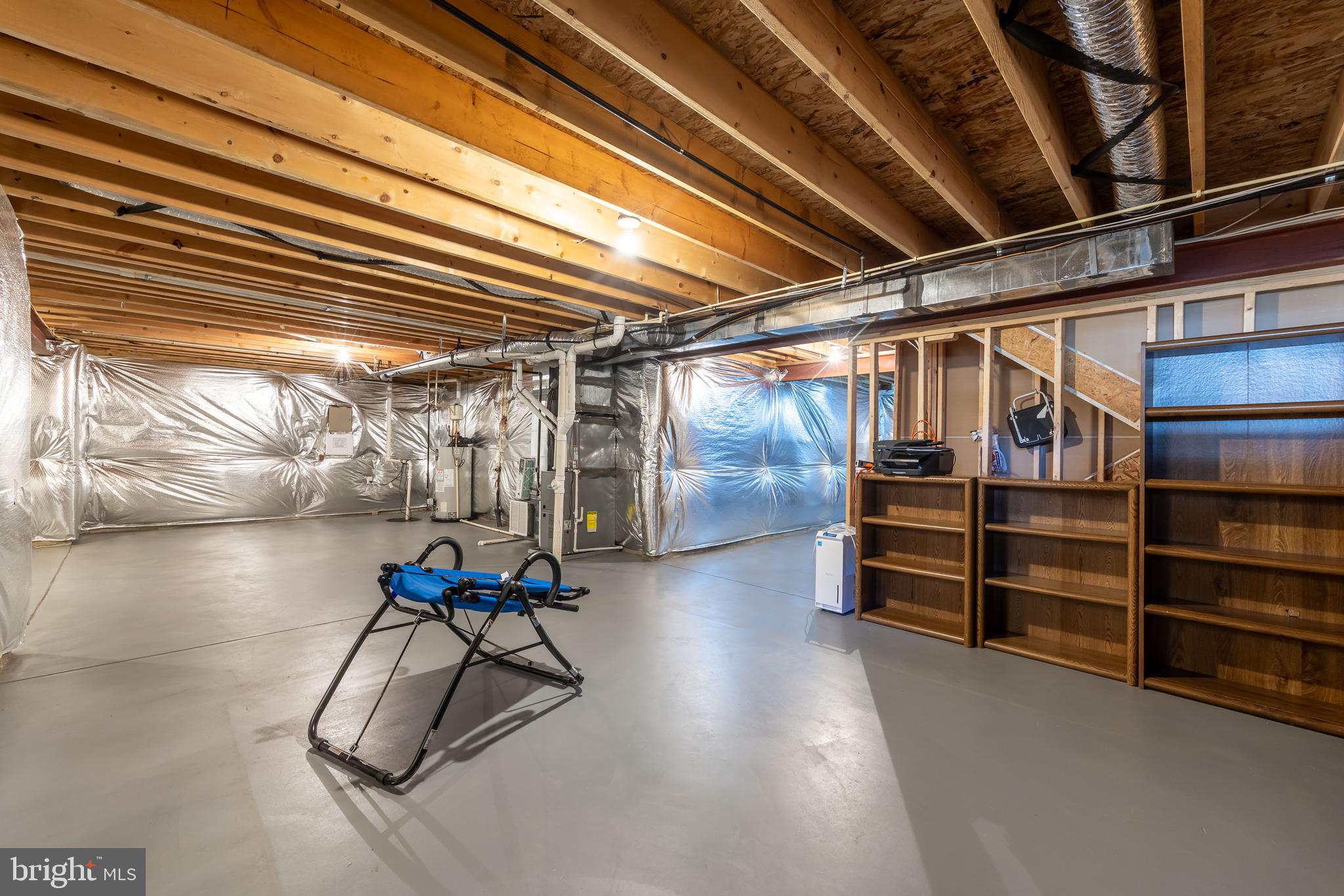 THREE FLAGS - Residential