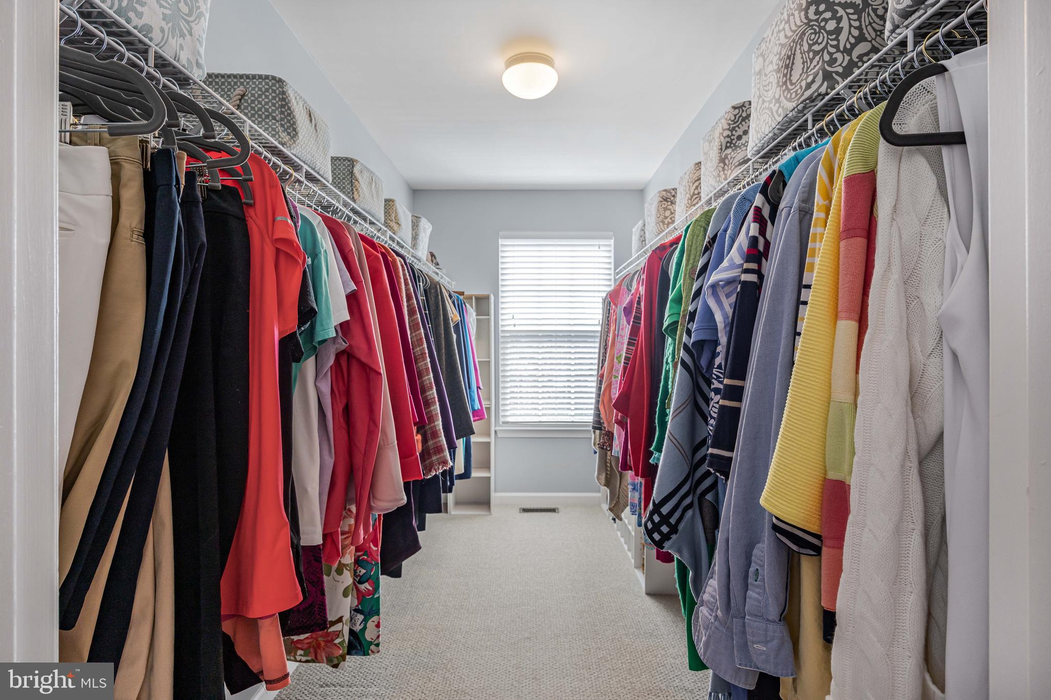 THREE FLAGS - Residential