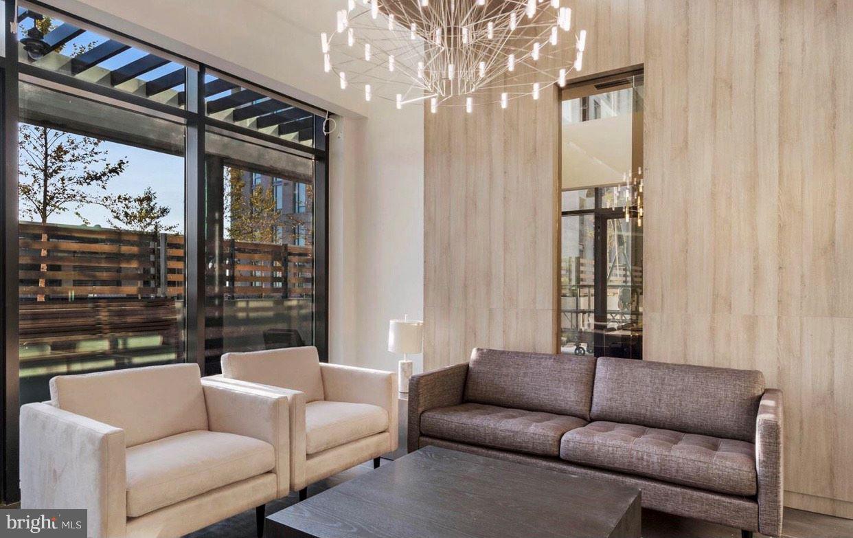 THE BORO TYSONS - Residential