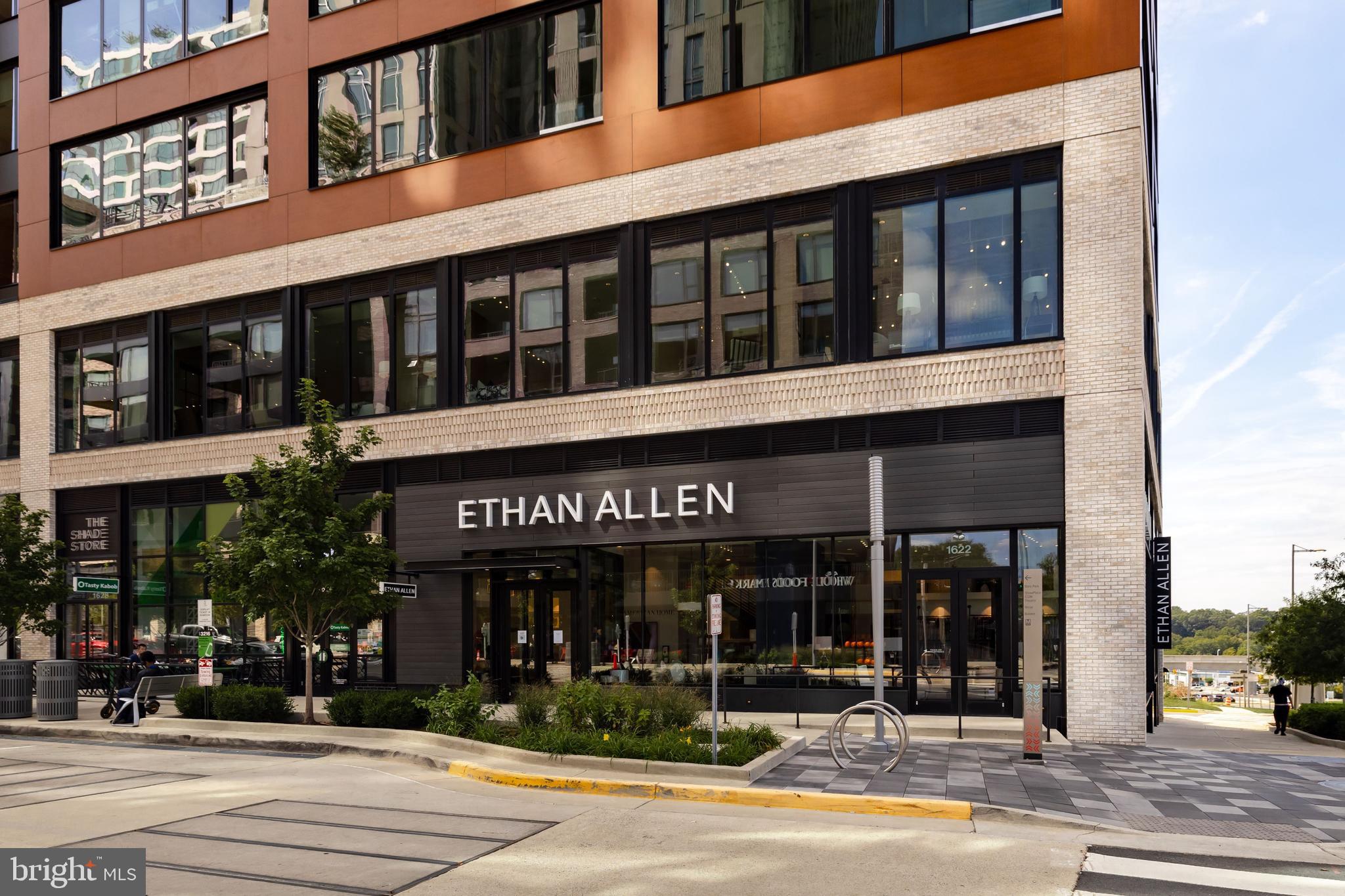 THE BORO TYSONS - Residential