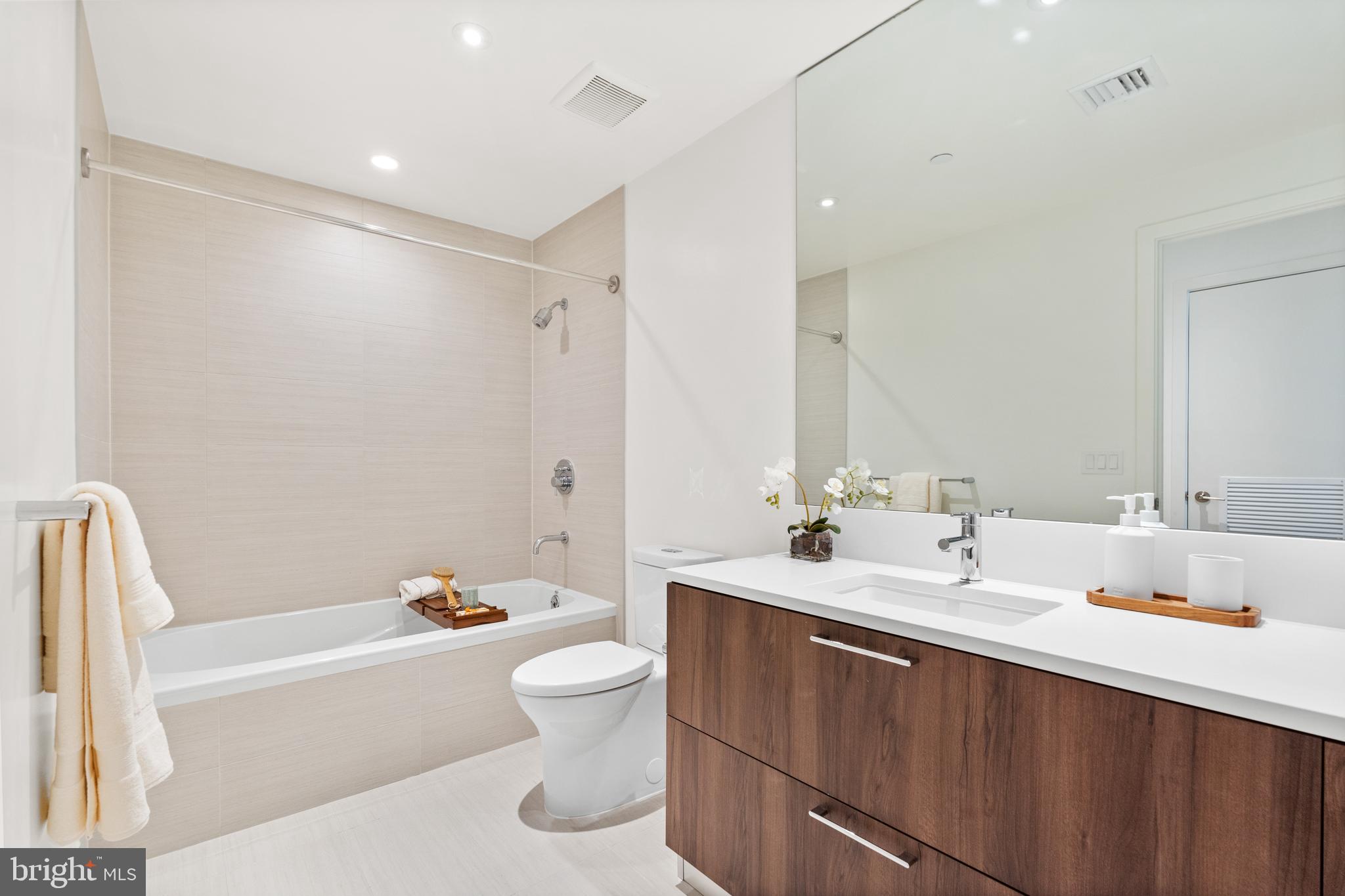 THE BORO TYSONS - Residential