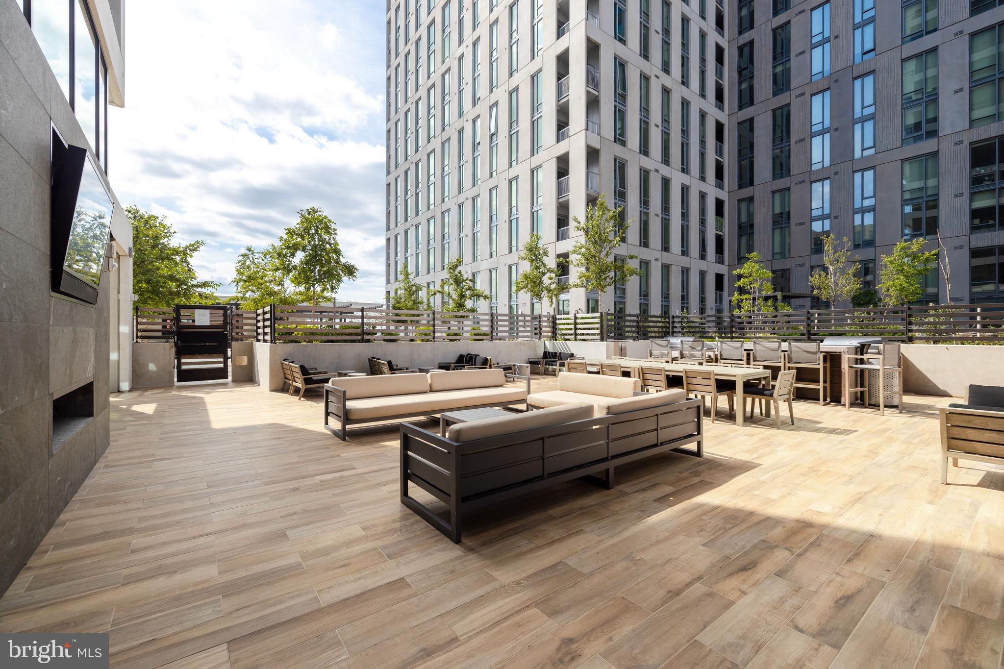 THE BORO TYSONS - Residential