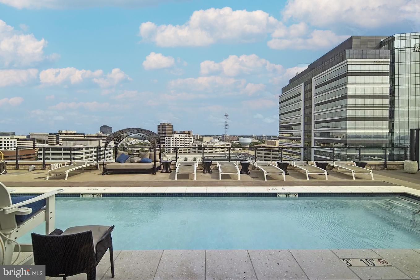 THE BORO TYSONS - Residential