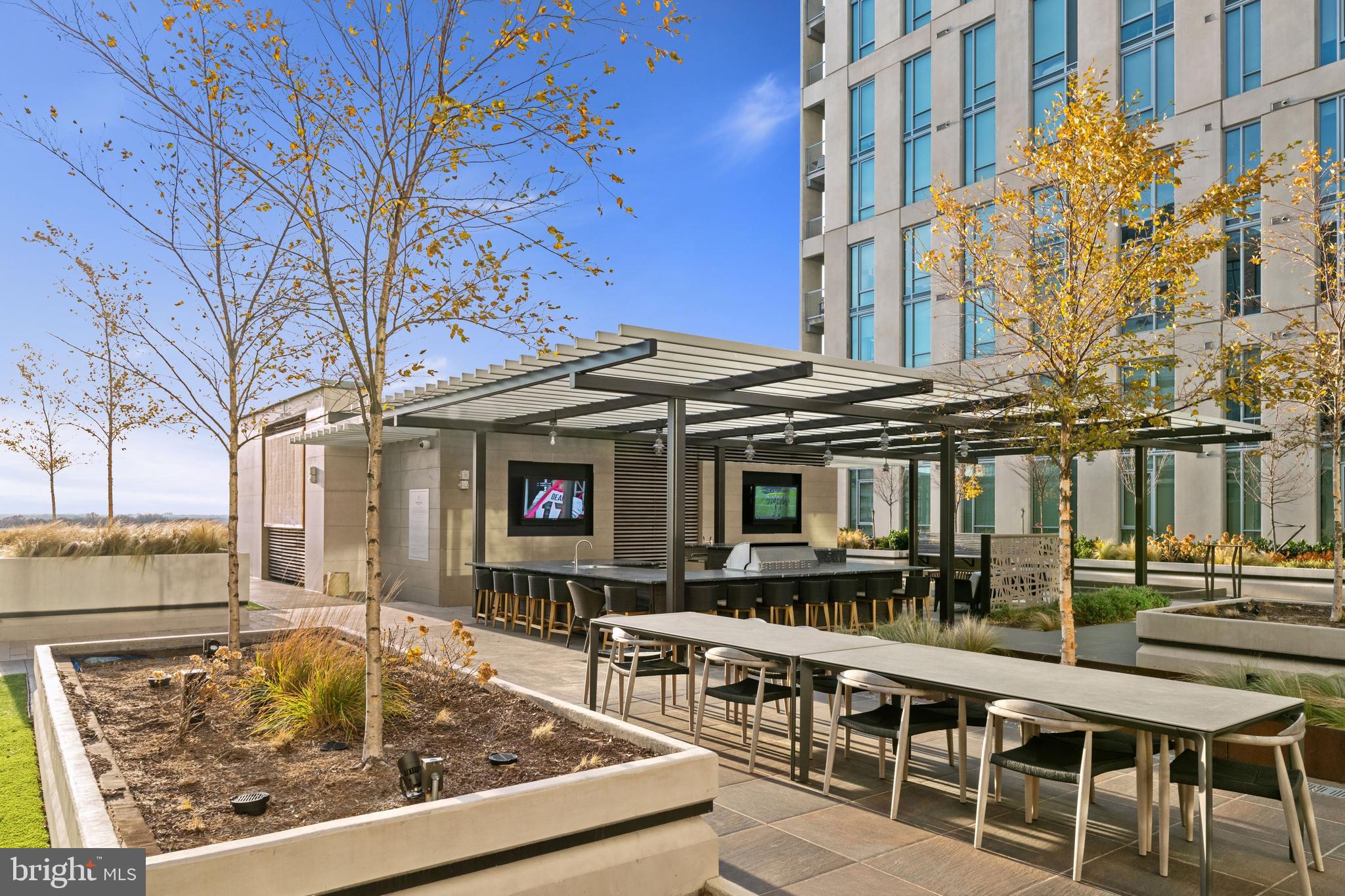 THE BORO TYSONS - Residential