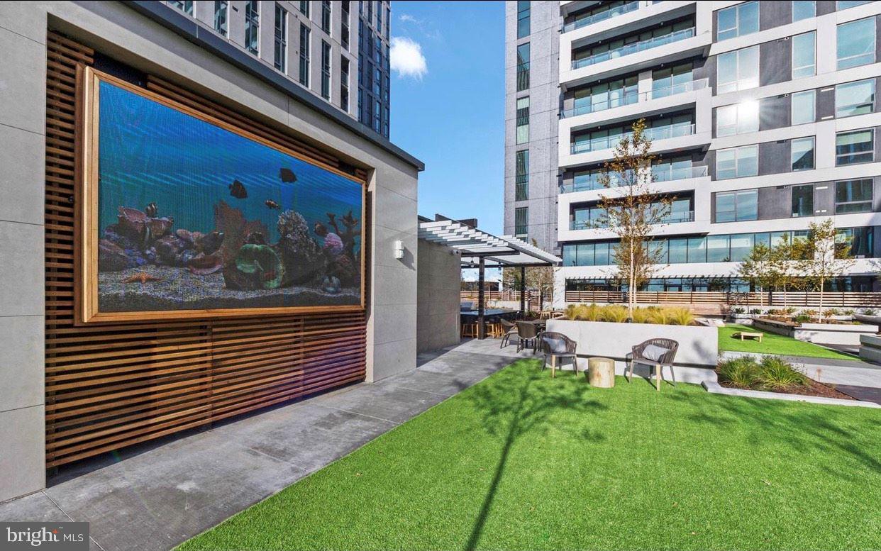 THE BORO TYSONS - Residential