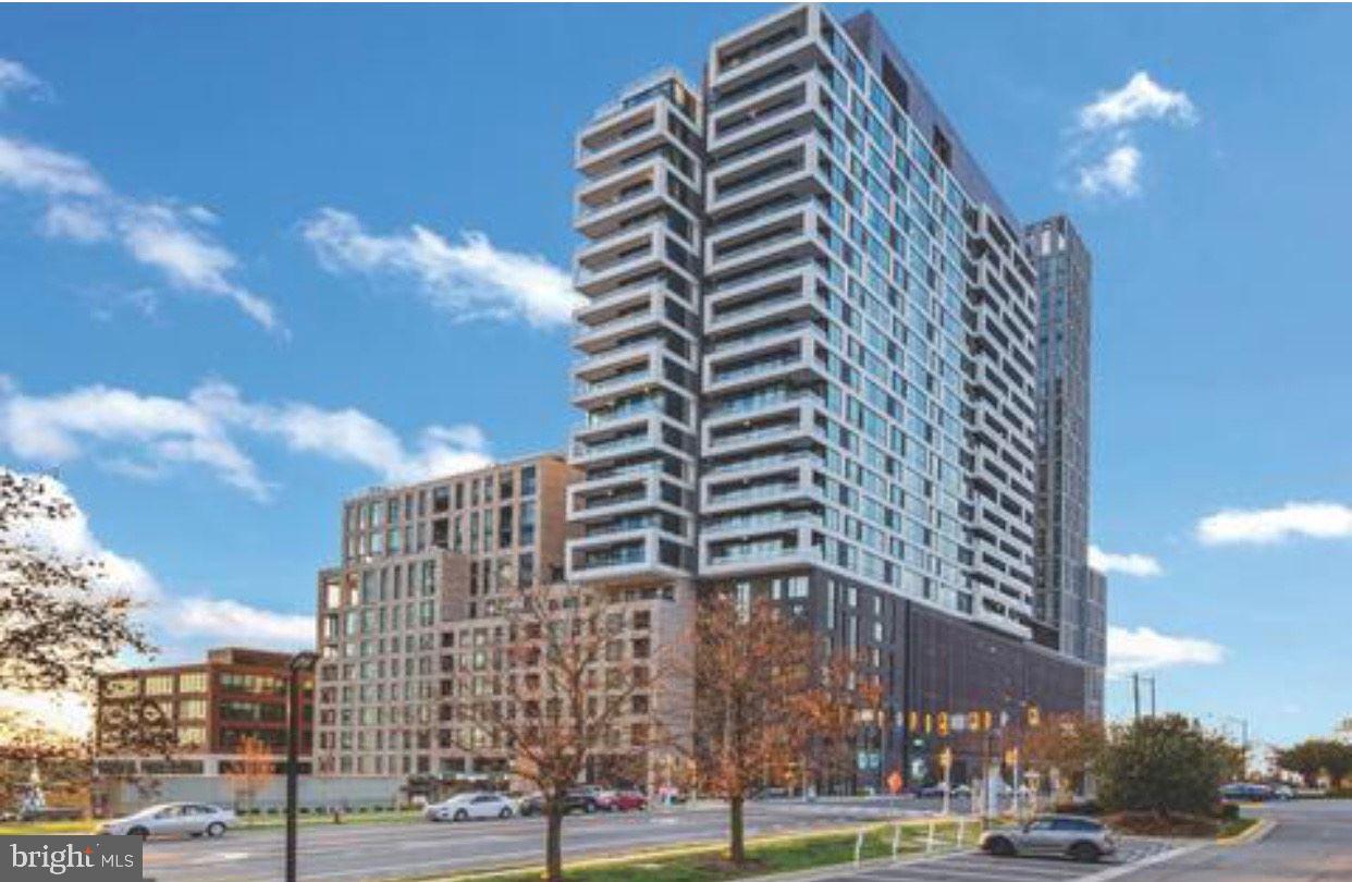 THE BORO TYSONS - Residential