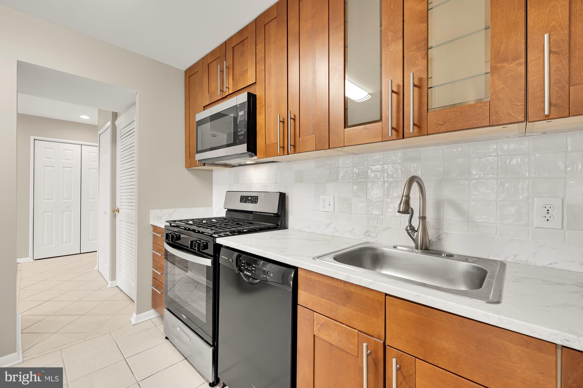 PAVILION ON THE PARK - Residential Lease