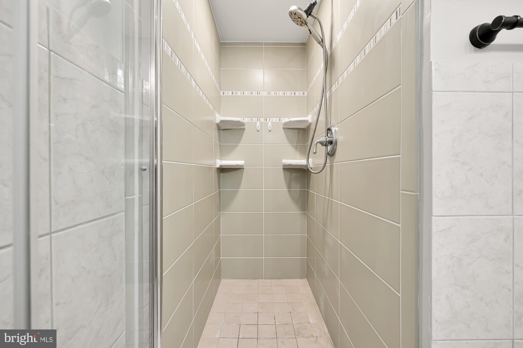 PAVILION ON THE PARK - Residential Lease